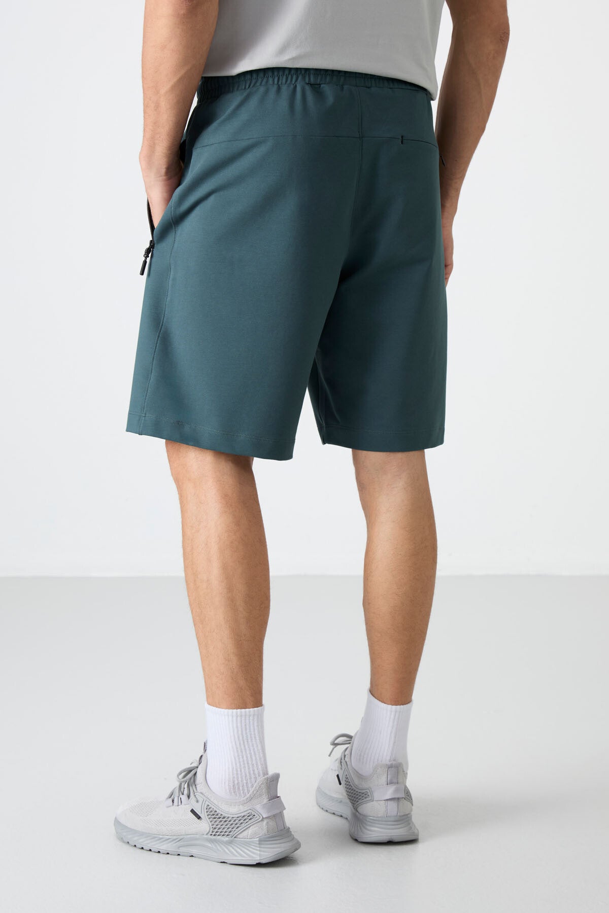 Orman Yeşili Gizli Fermuar Arka Cepli Bağcıklı Standart Kalıp Erkek Şort - 81136