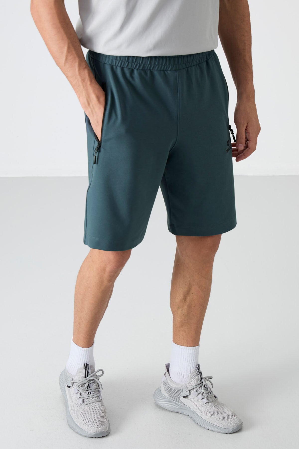 Orman Yeşili Gizli Fermuar Arka Cepli Bağcıklı Standart Kalıp Erkek Şort - 81136