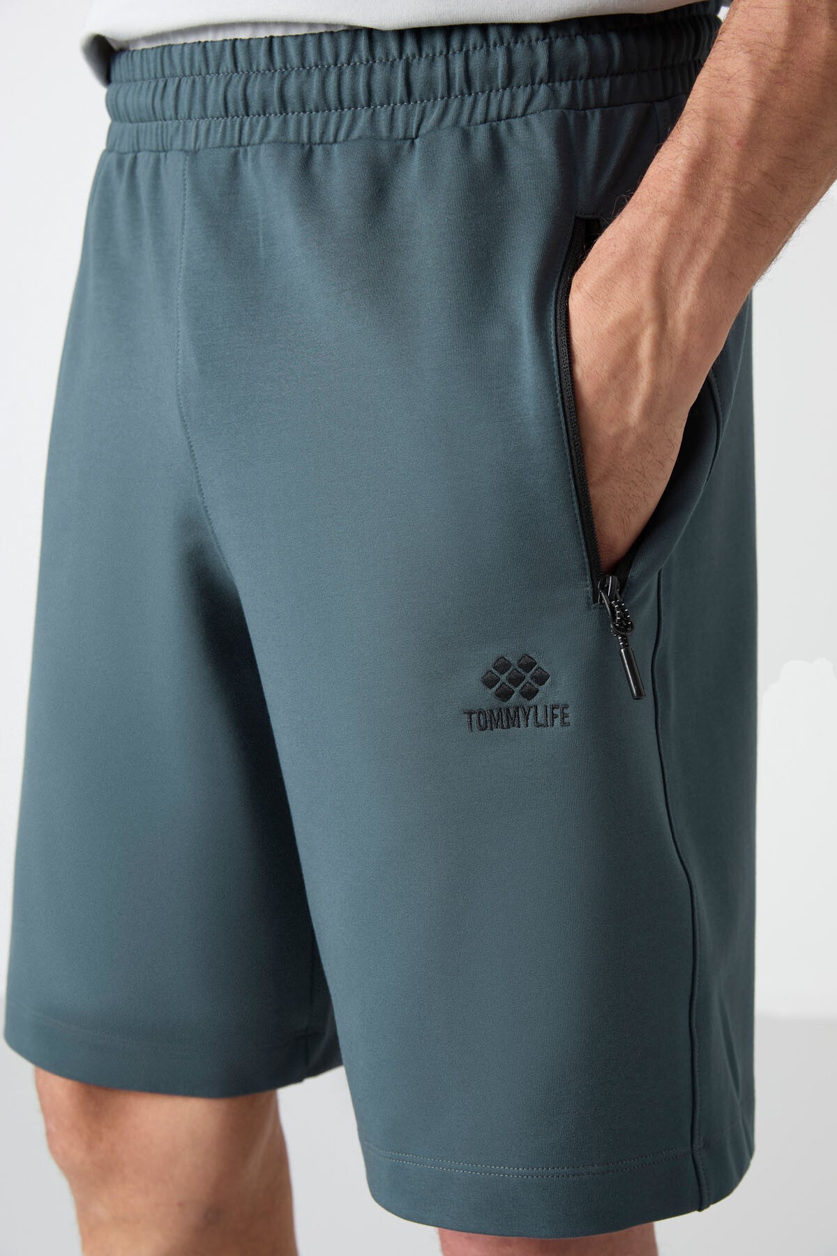 Orman Yeşili Gizli Fermuar Arka Cepli Bağcıklı Standart Kalıp Erkek Şort - 81136