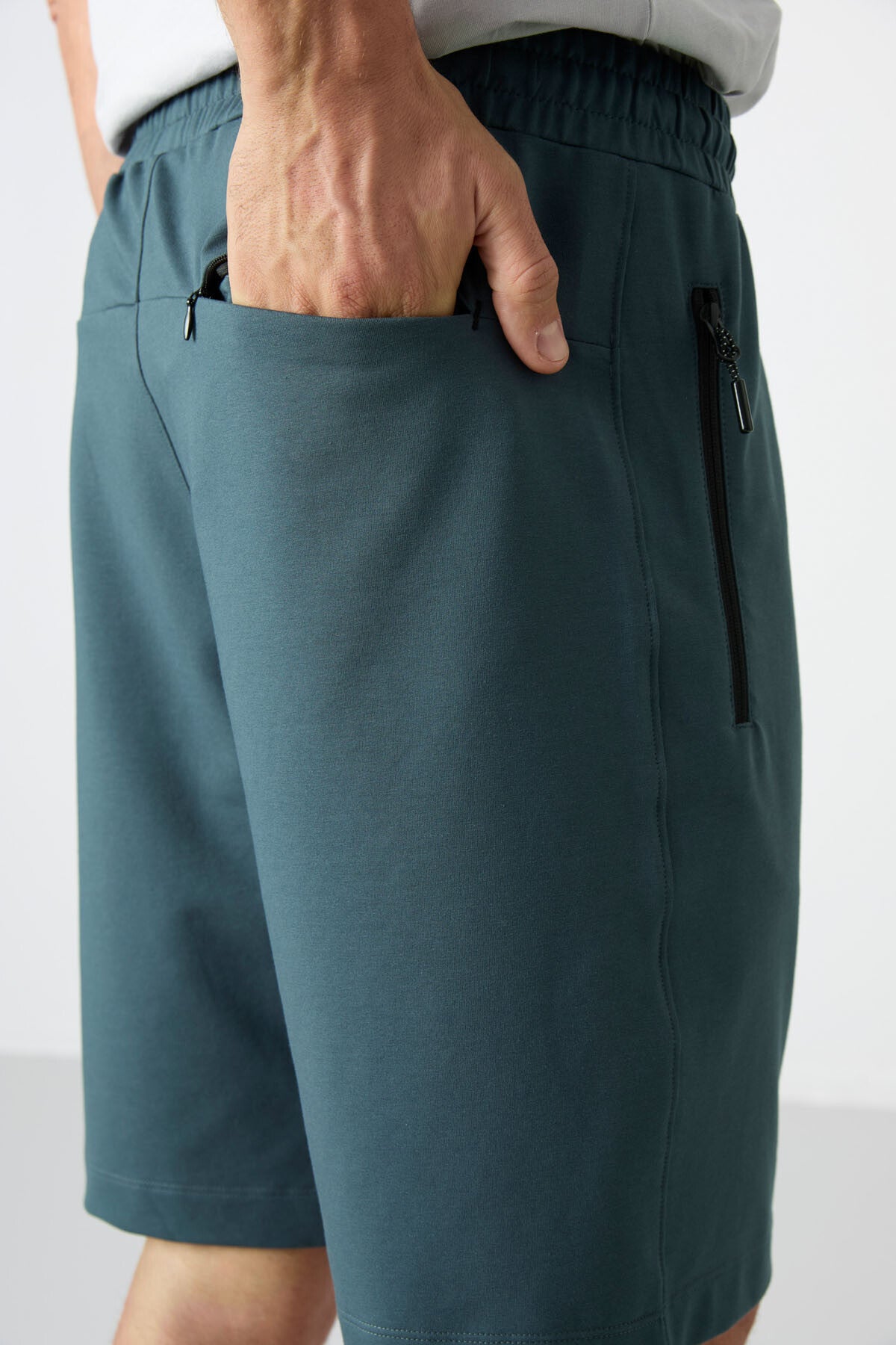 Orman Yeşili Gizli Fermuar Arka Cepli Bağcıklı Standart Kalıp Erkek Şort - 81136