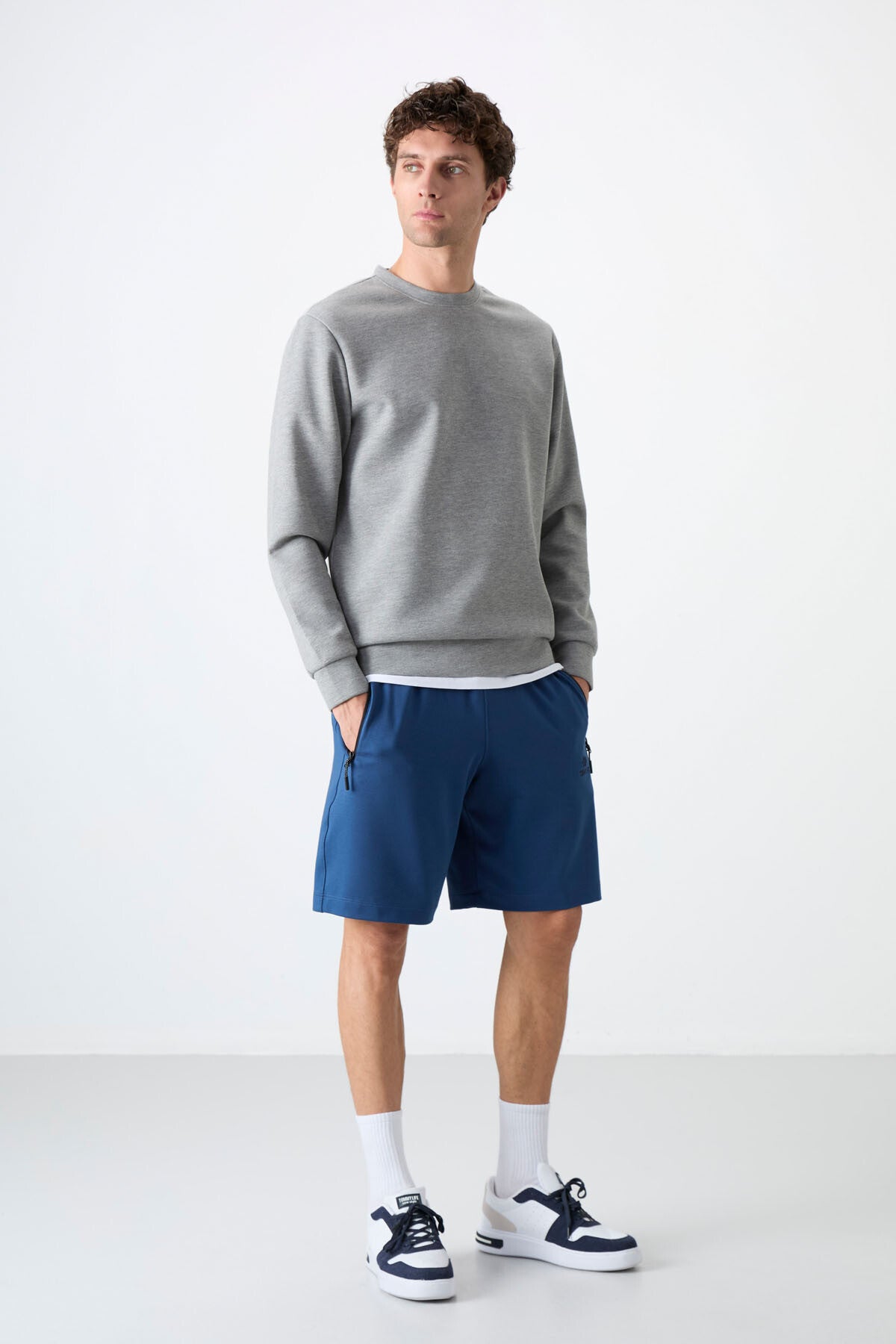 Parlament Gizli Fermuar Arka Cepli Bağcıklı Standart Kalıp Erkek Şort - 81136