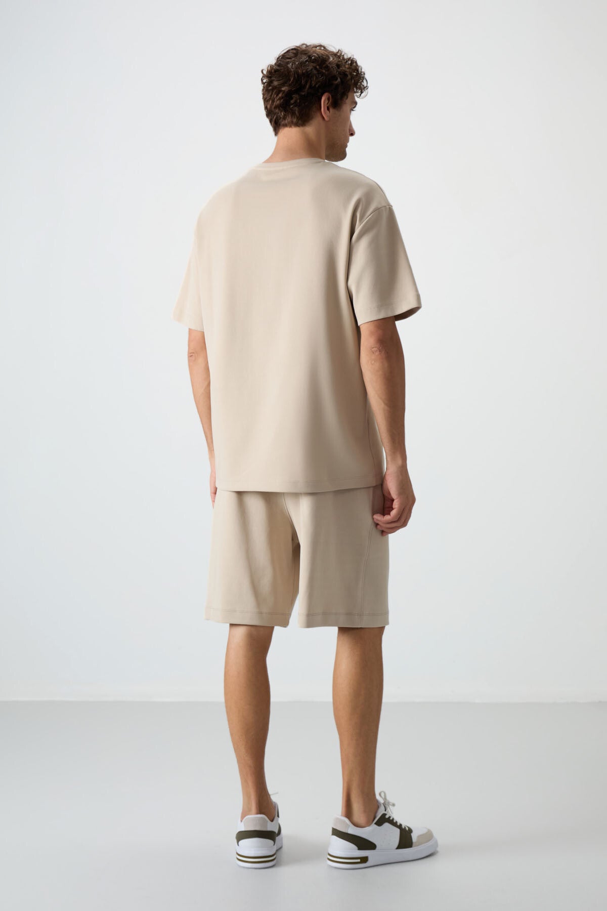 Bej Pamuklu Kalın Yumuşak Dokulu Oversize Fit Nakışlı Erkek Şort Takım - 85250