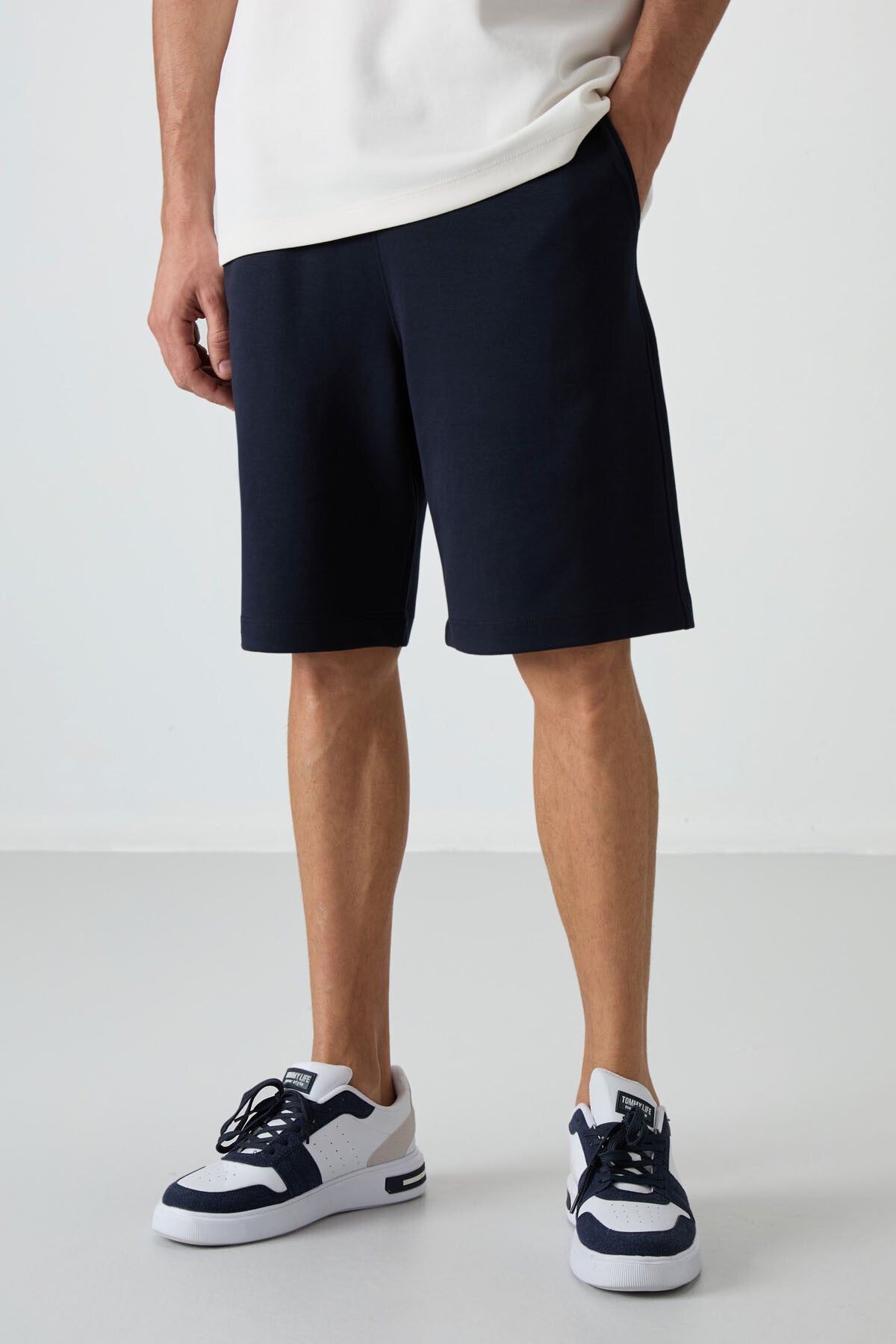 Ekru - Lacivert Pamuklu Kalın Yumuşak Dokulu Oversize Fit Basic Erkek Şort Takım - 85249