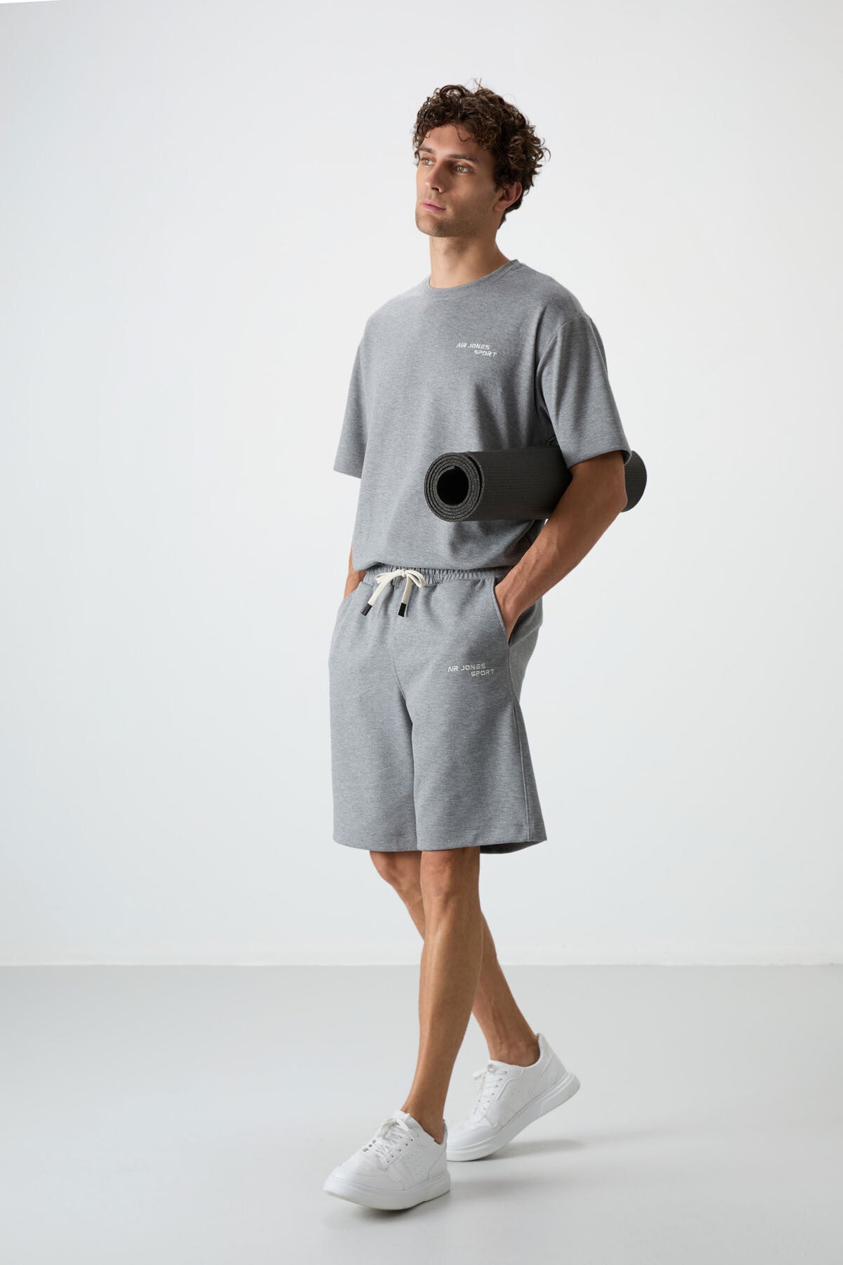 Gri Melanj Pamuklu Kalın Yumuşak Dokulu Oversize Fit Nakışlı Erkek Şort Takım - 85250