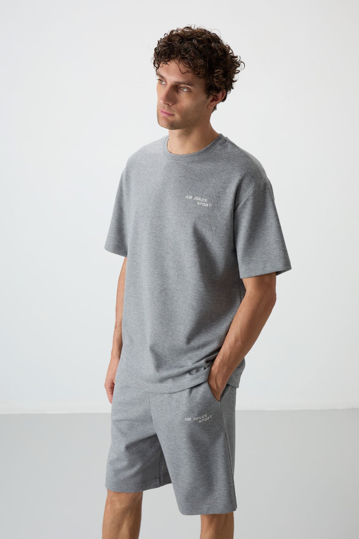 Gri Melanj Pamuklu Kalın Yumuşak Dokulu Oversize Fit Nakışlı Erkek Şort Takım - 85250