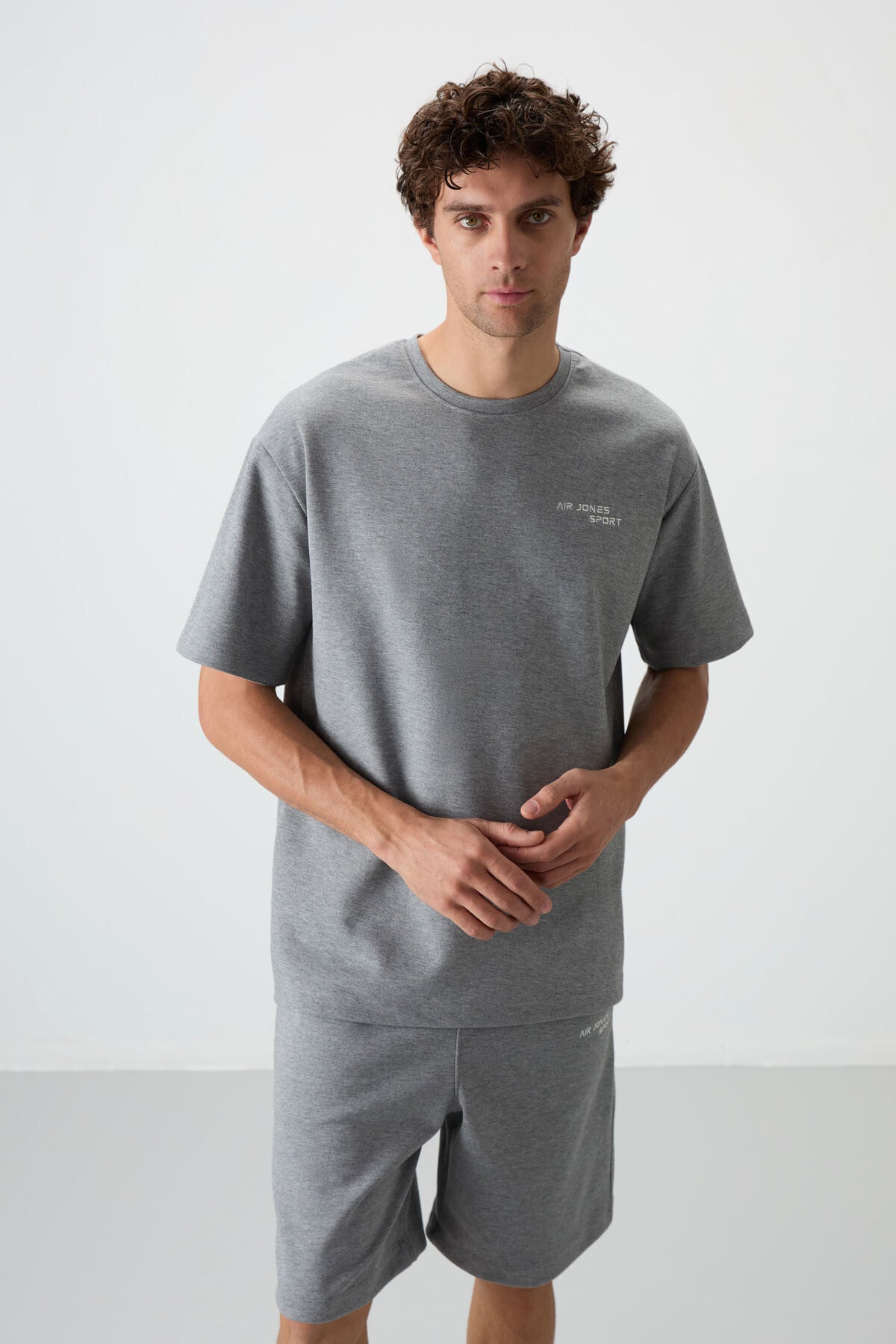 Gri Melanj Pamuklu Kalın Yumuşak Dokulu Oversize Fit Nakışlı Erkek Şort Takım - 85250