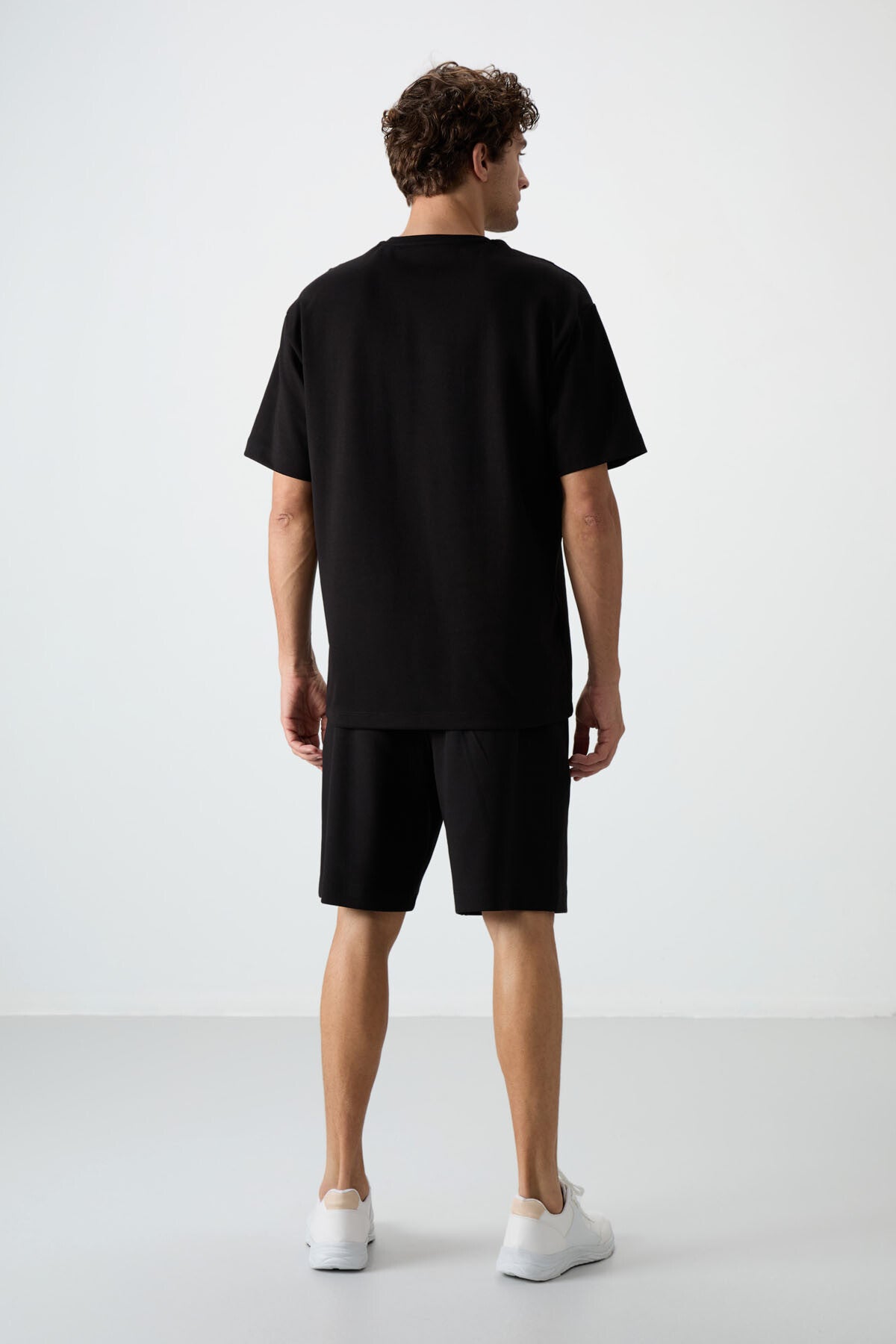 Siyah Pamuklu Kalın Yumuşak Dokulu Oversize Fit Nakışlı Erkek Şort Takım - 85250