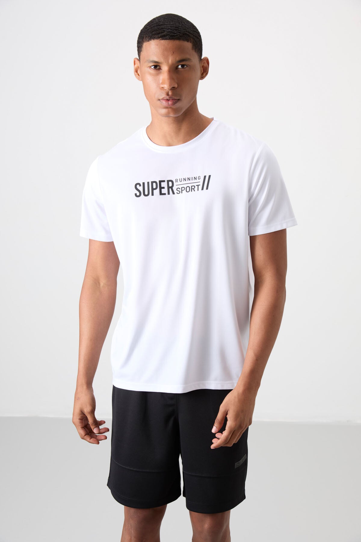 Beyaz Nefes Alan Dokulu İnce Esnek Standart Fit Erkek Performans T-Shirt - 88385