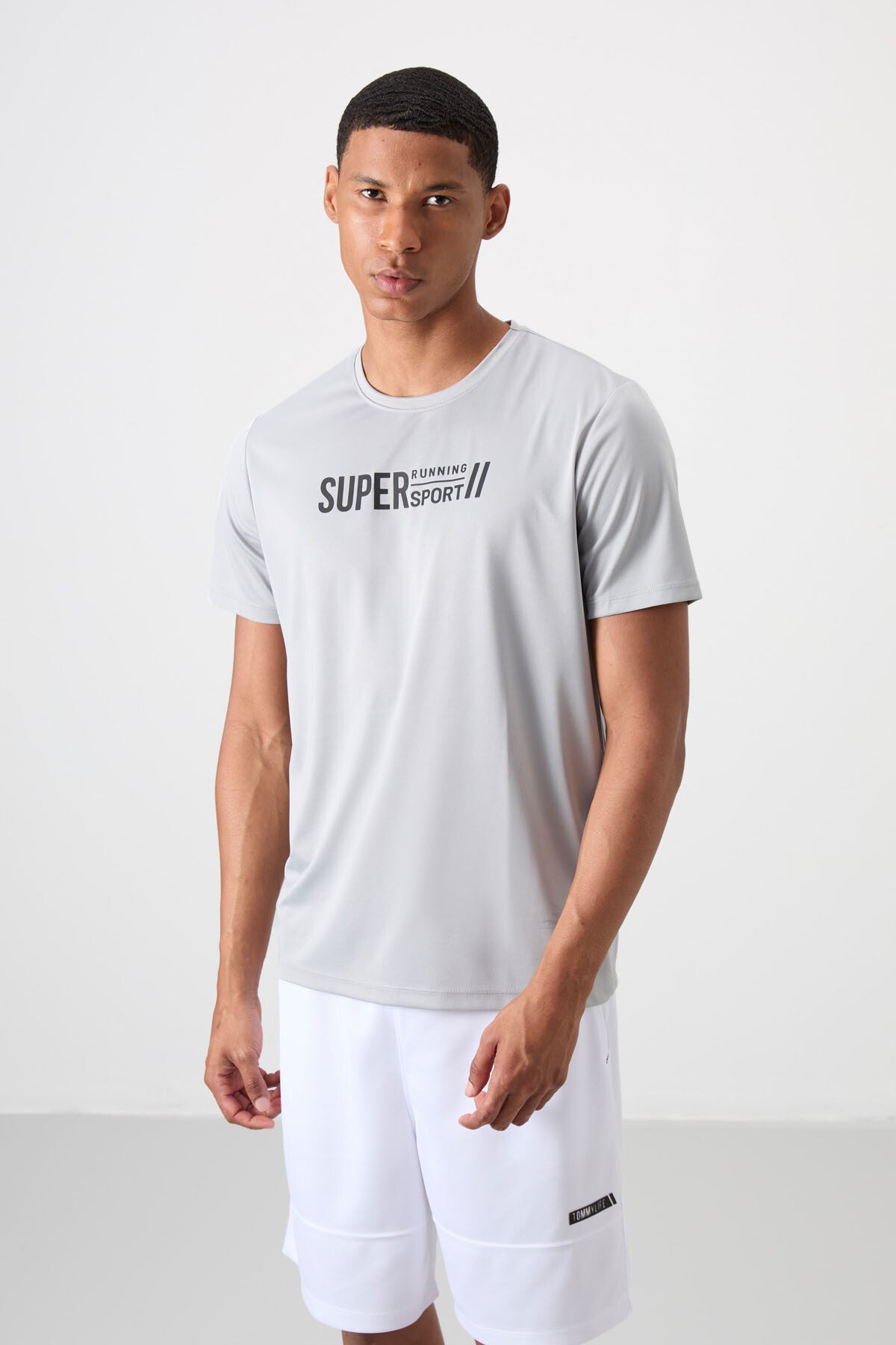 Gri Nefes Alan Dokulu İnce Esnek Standart Fit Erkek Performans T-Shirt - 88385