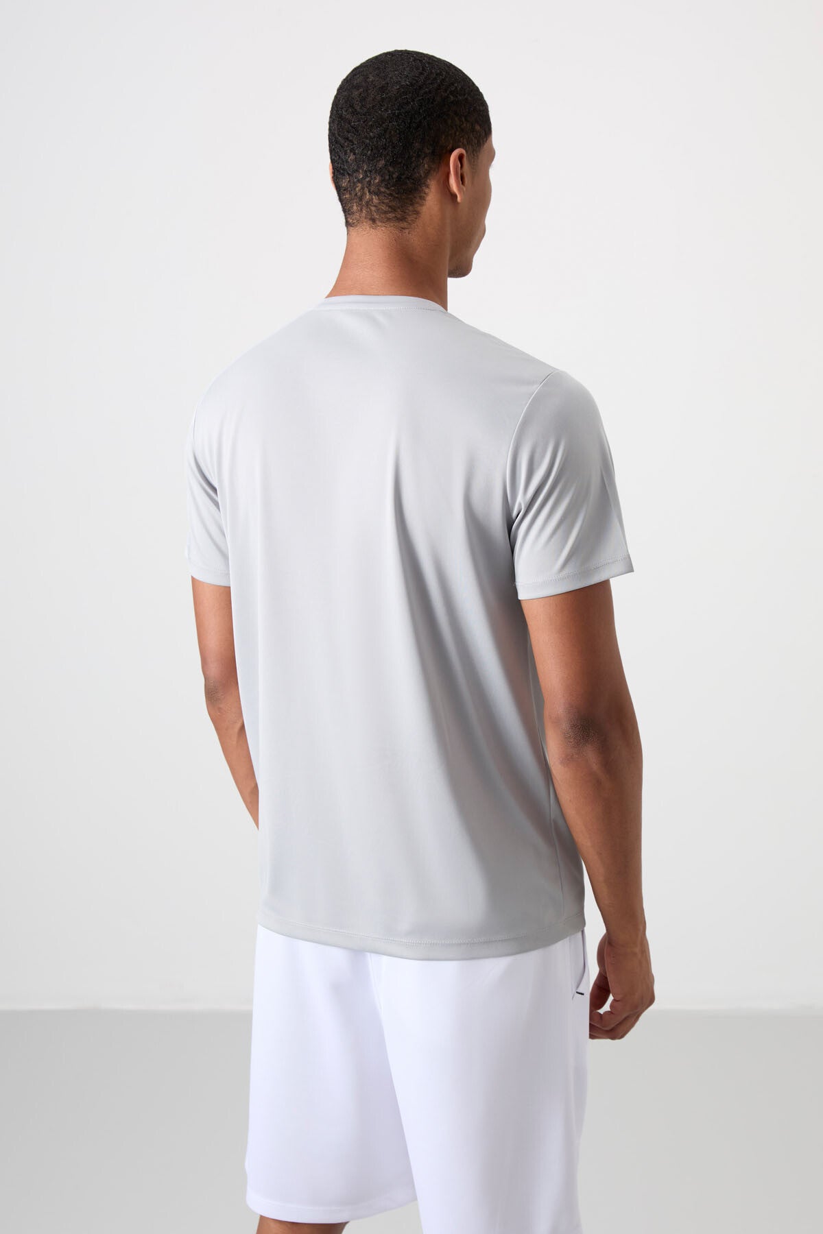 Gri Nefes Alan Dokulu İnce Esnek Standart Fit Erkek Performans T-Shirt - 88385