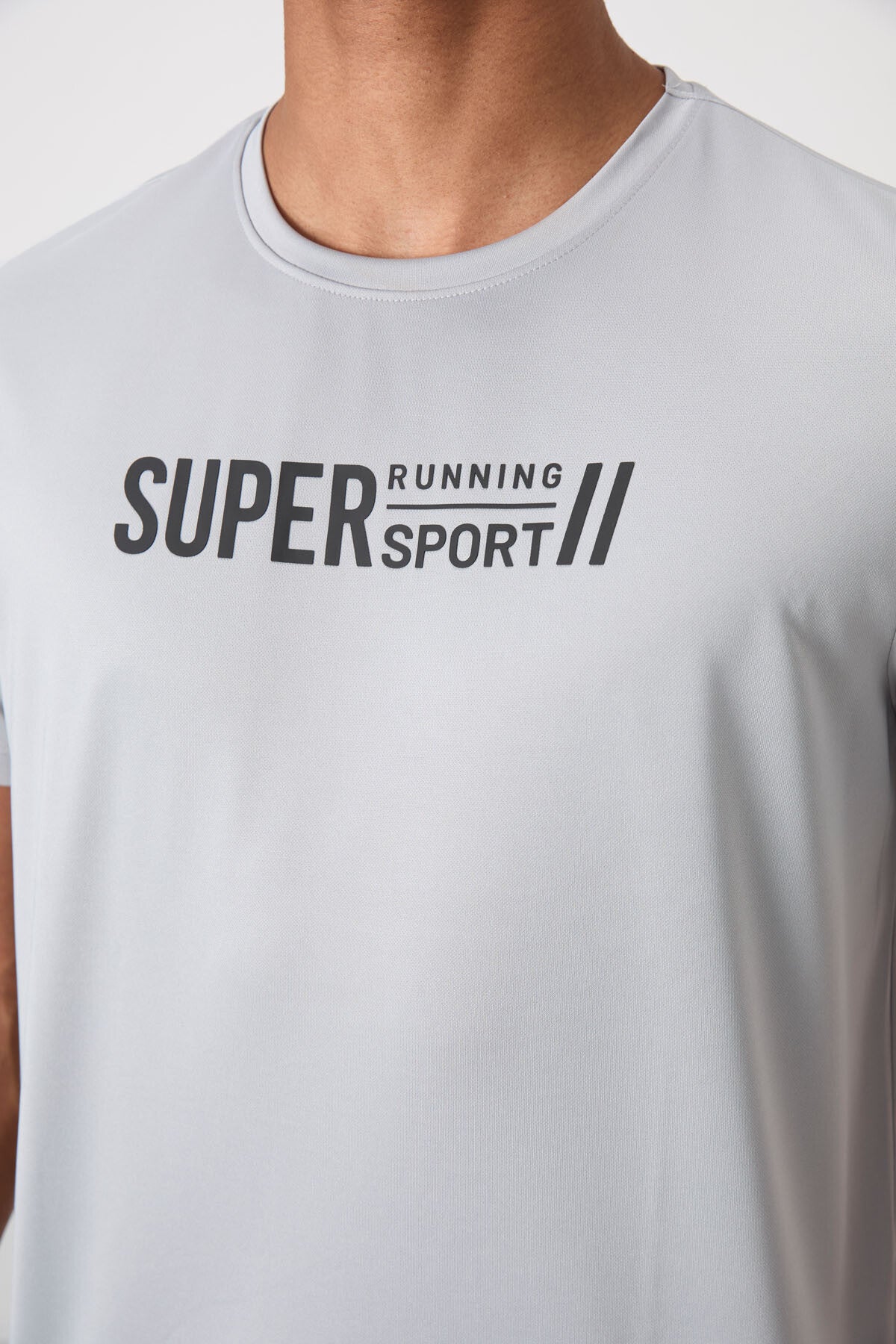 Gri Nefes Alan Dokulu İnce Esnek Standart Fit Erkek Performans T-Shirt - 88385