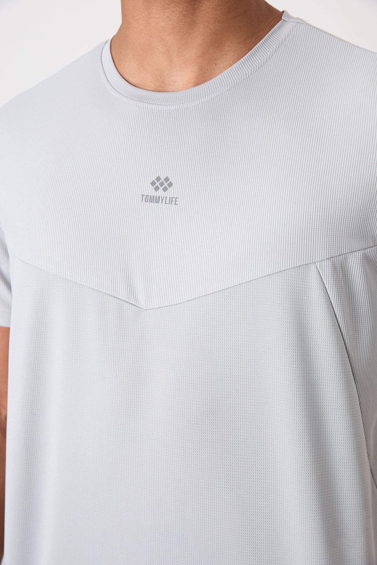 Gri Nefes Alan Dokulu İnce Esnek Standart Fit Erkek Performans T-Shirt - 88391