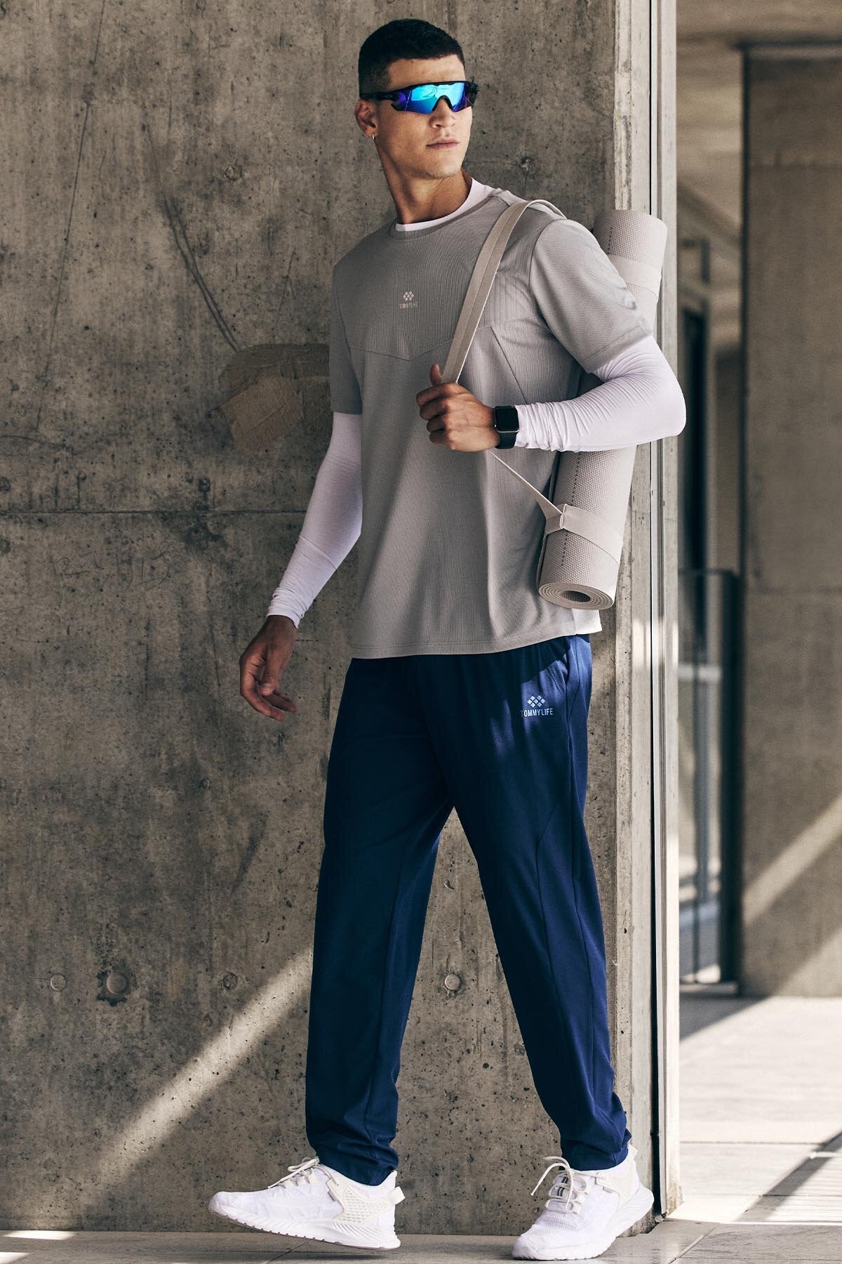 Gri Nefes Alan Dokulu İnce Esnek Standart Fit Erkek Performans T-Shirt - 88391