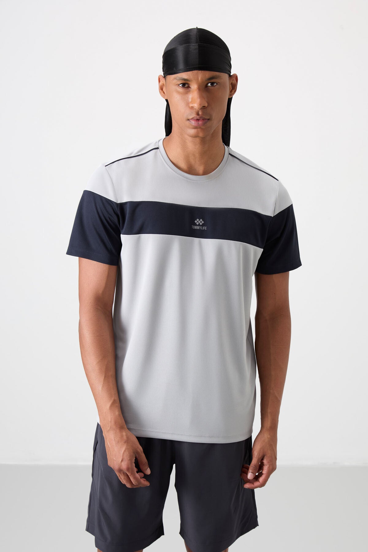 Gri Nefes Alan Dokulu İnce Esnek Standart Fit Erkek Performans T-Shirt - 88396