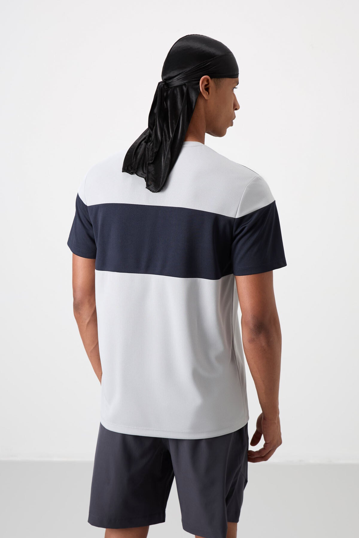Gri Nefes Alan Dokulu İnce Esnek Standart Fit Erkek Performans T-Shirt - 88396