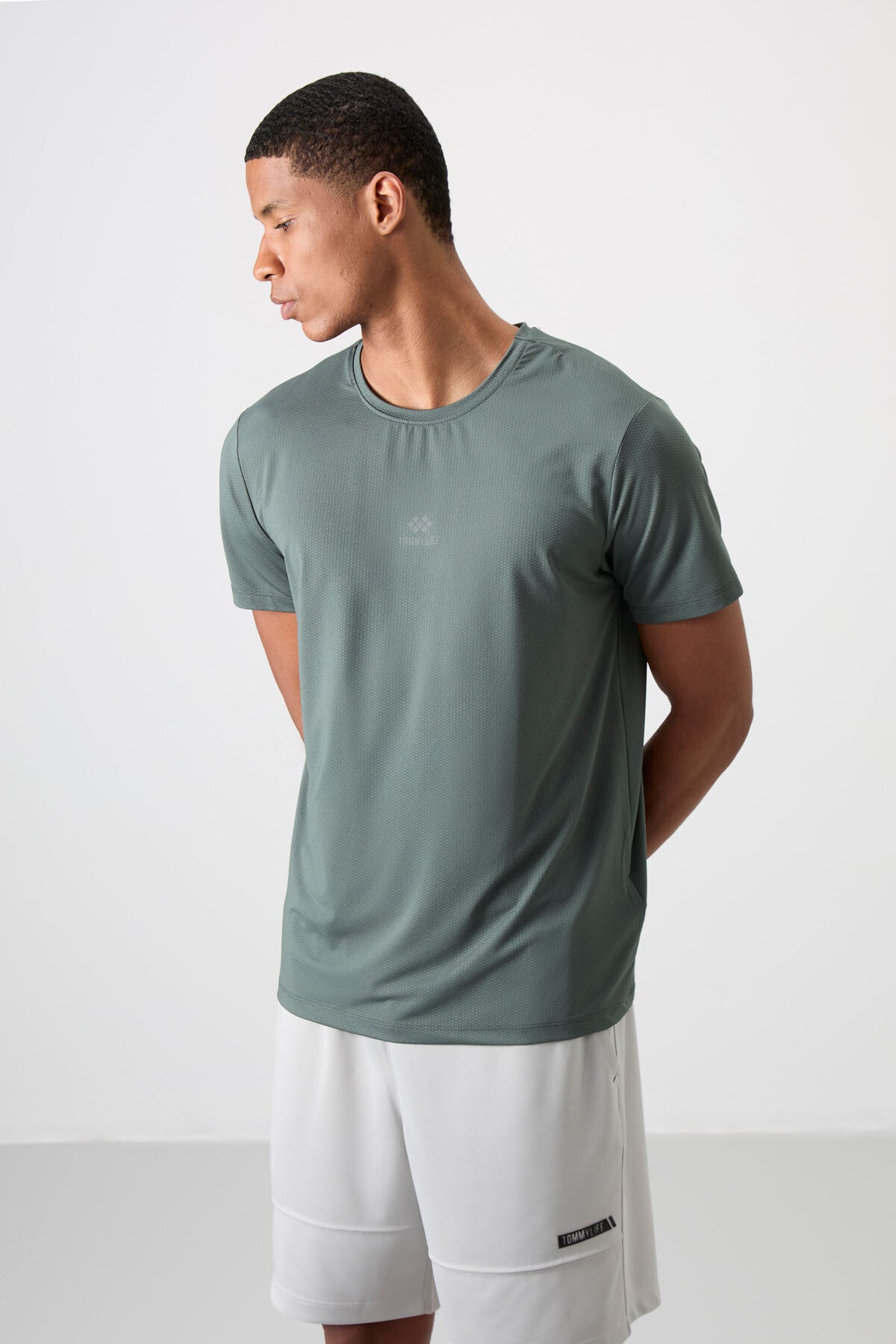 Haki Nefes Alan Dokulu İnce Esnek Standart Fit Erkek Performans T-Shirt - 88387