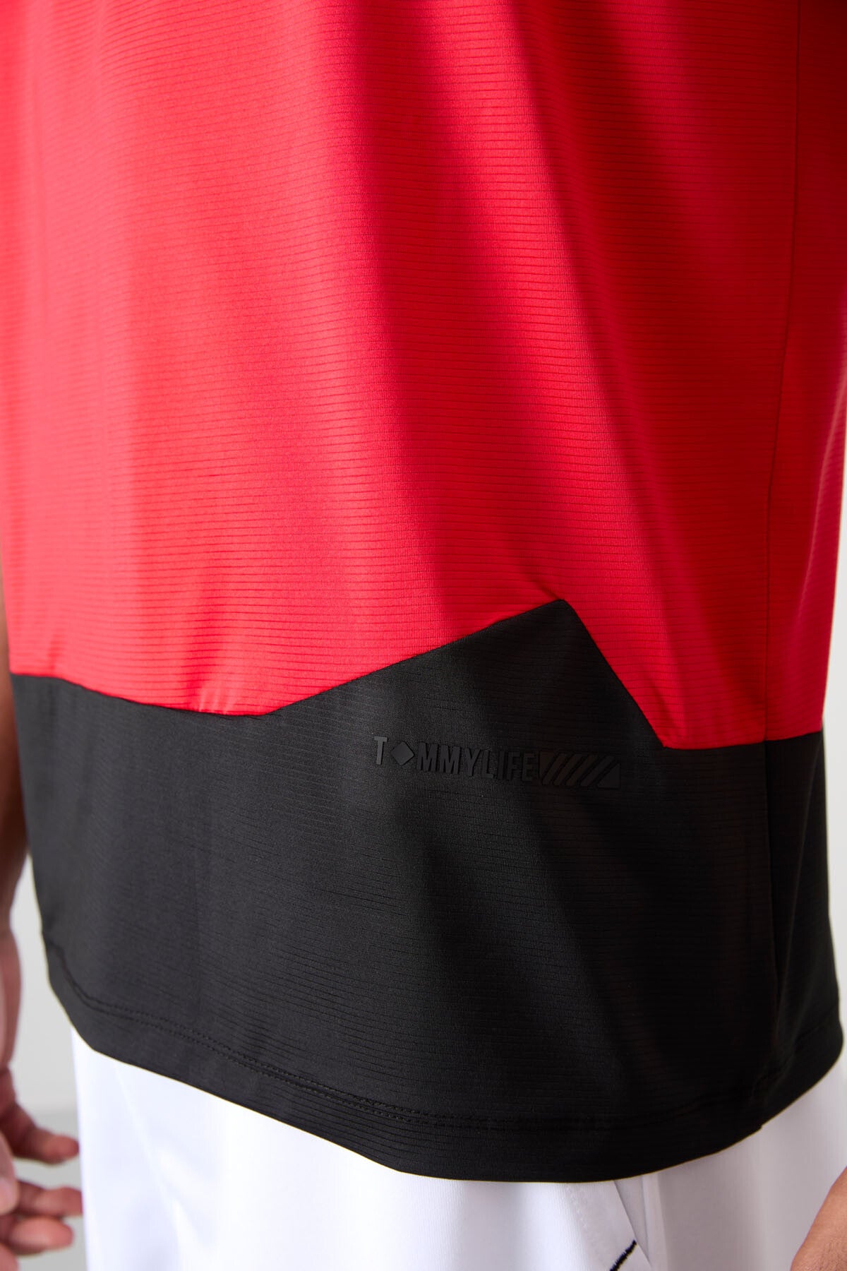 Kırmızı Nefes Alan Dokulu İnce Esnek Standart Fit Erkek Performans T-Shirt - 88383