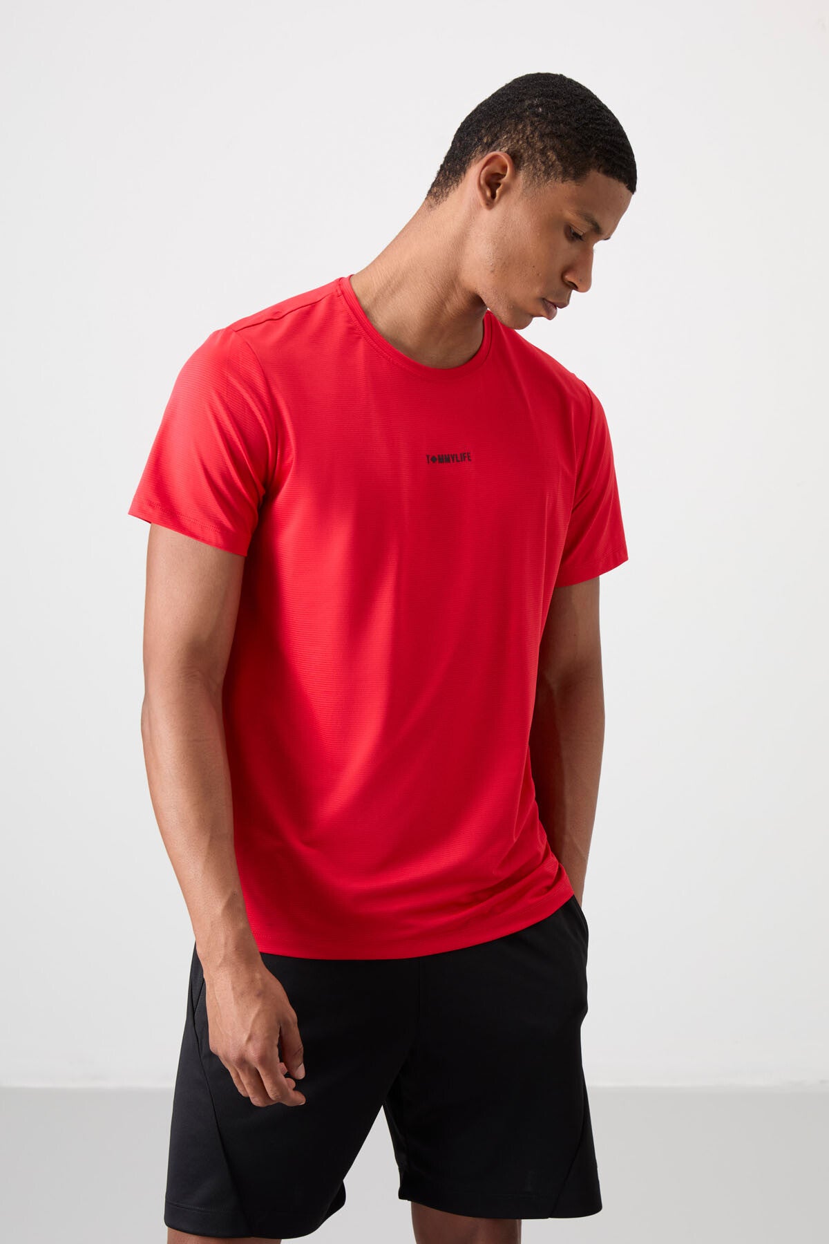 Kırmızı Nefes Alan Dokulu İnce Esnek Standart Fit Erkek Performans T-Shirt - 88384