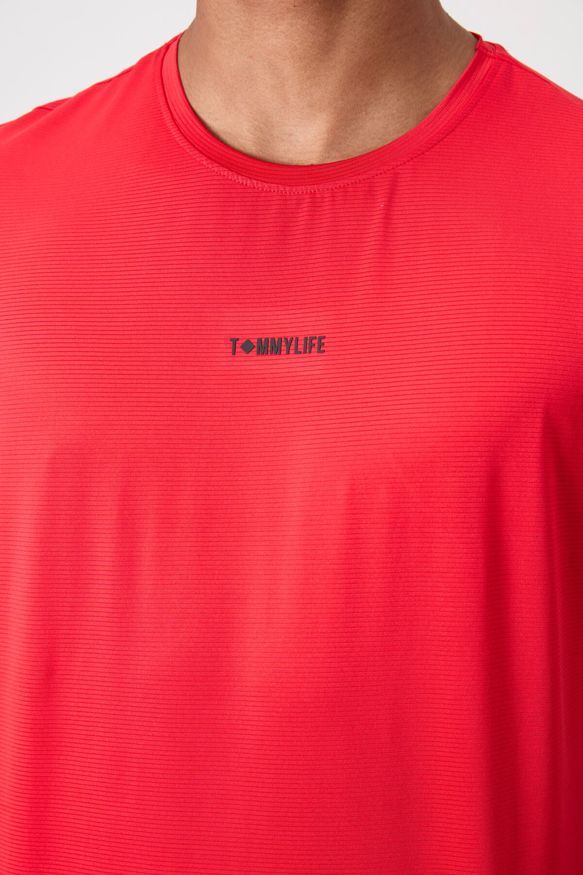 Kırmızı Nefes Alan Dokulu İnce Esnek Standart Fit Erkek Performans T-Shirt - 88384