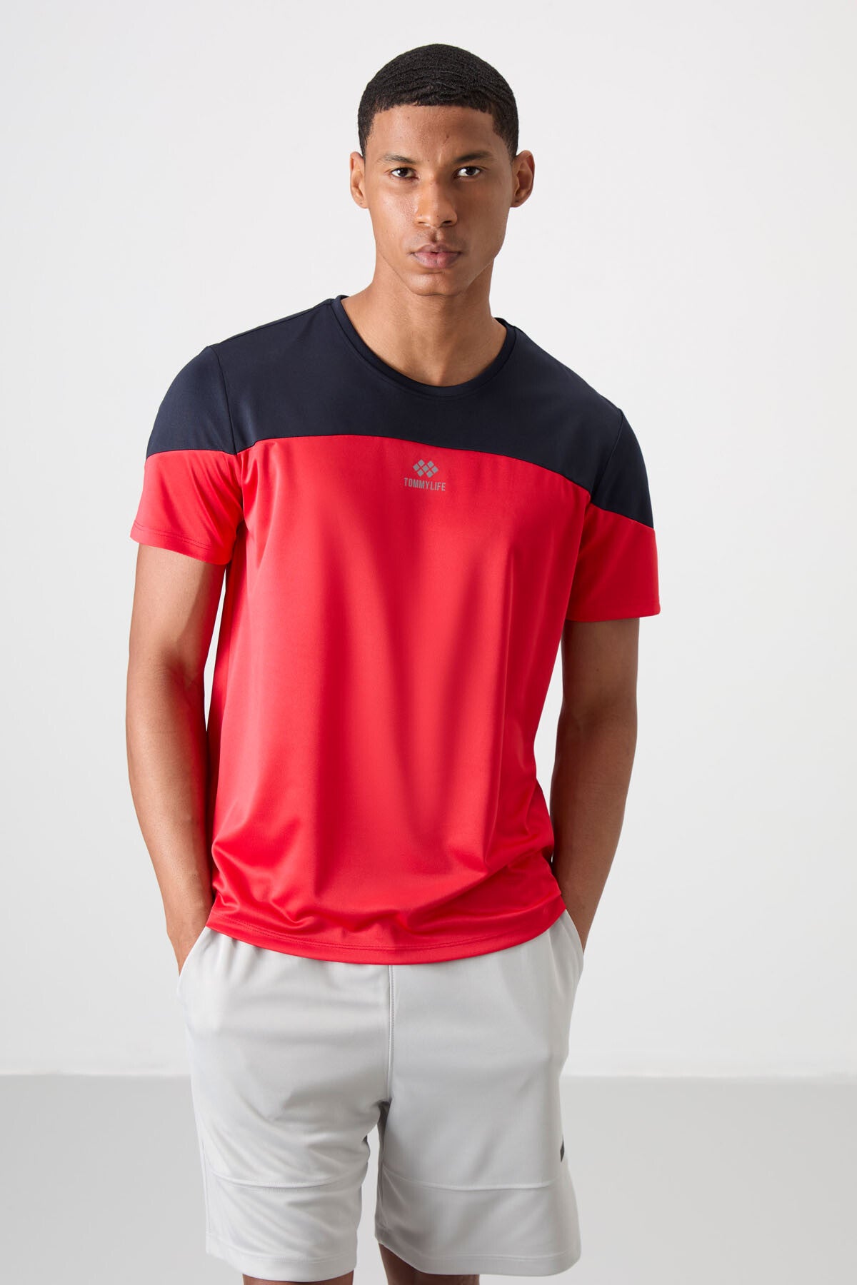 Kırmızı Nefes Alan Dokulu İnce Esnek Standart Fit Erkek Performans T-Shirt - 88386