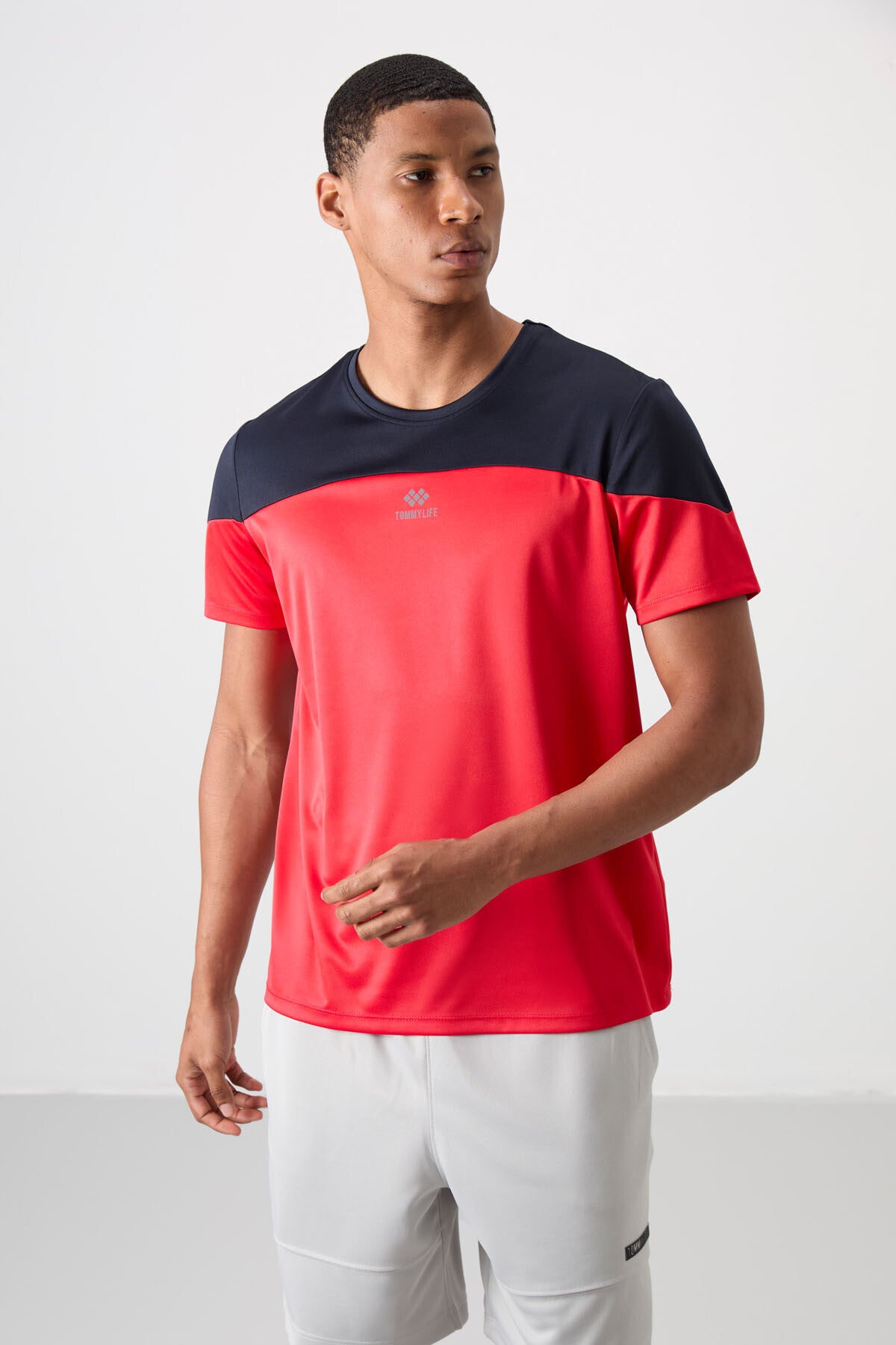 Kırmızı Nefes Alan Dokulu İnce Esnek Standart Fit Erkek Performans T-Shirt - 88386