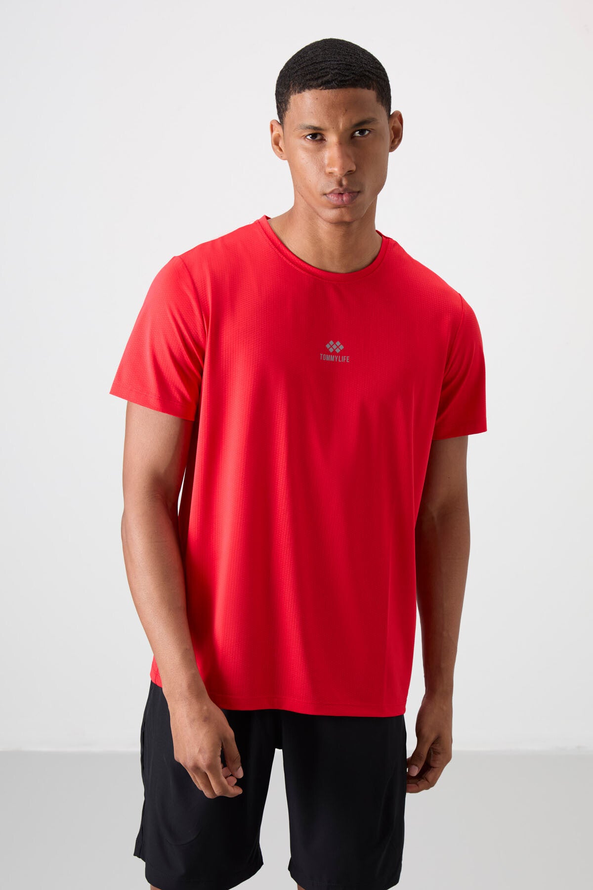 Kırmızı Nefes Alan Dokulu İnce Esnek Standart Fit Erkek Performans T-Shirt - 88387