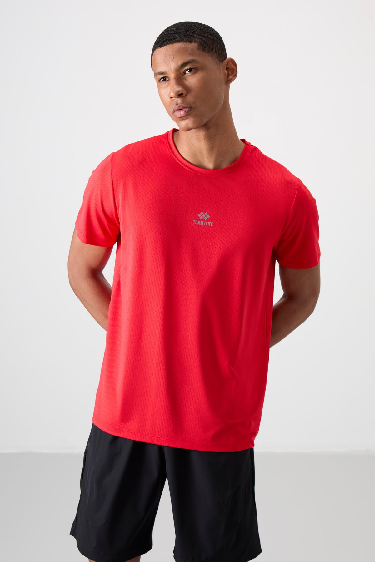 Kırmızı Nefes Alan Dokulu İnce Esnek Standart Fit Erkek Performans T-Shirt - 88387