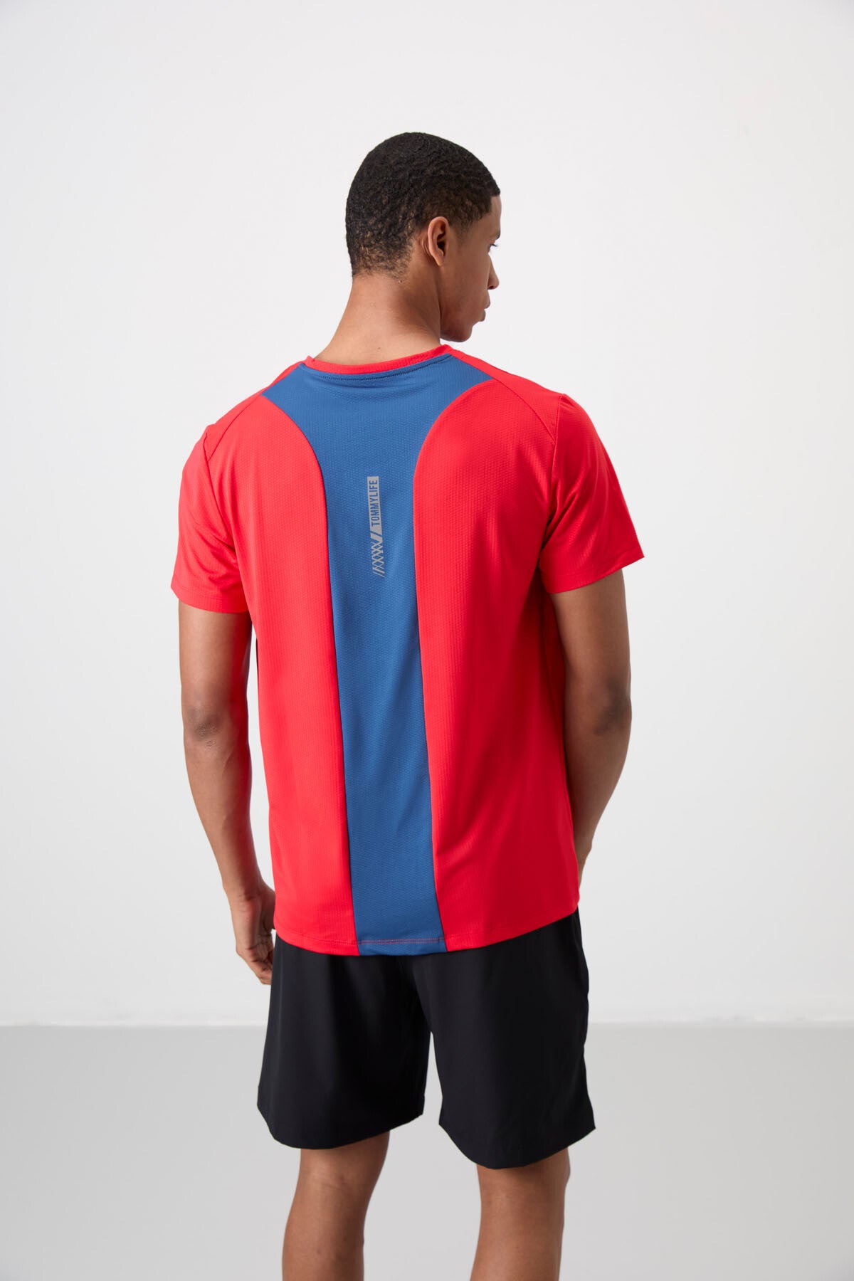 Kırmızı Nefes Alan Dokulu İnce Esnek Standart Fit Erkek Performans T-Shirt - 88387