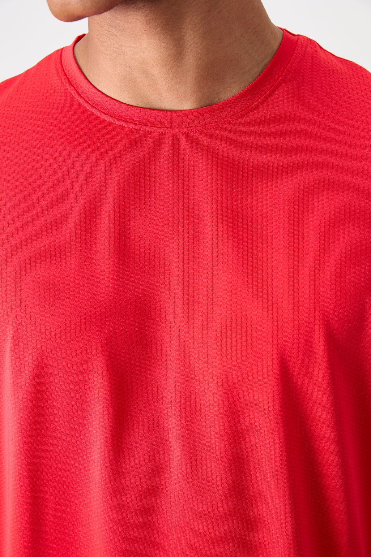 Kırmızı Nefes Alan Dokulu İnce Esnek Standart Fit Erkek Performans T-Shirt - 88388