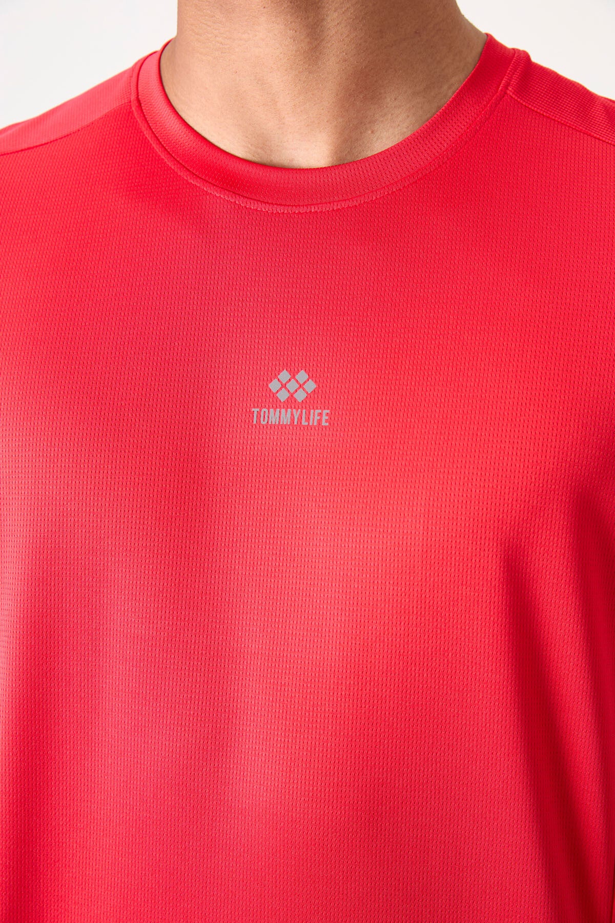 Kırmızı Nefes Alan Dokulu İnce Esnek Standart Fit Erkek Performans T-Shirt - 88390