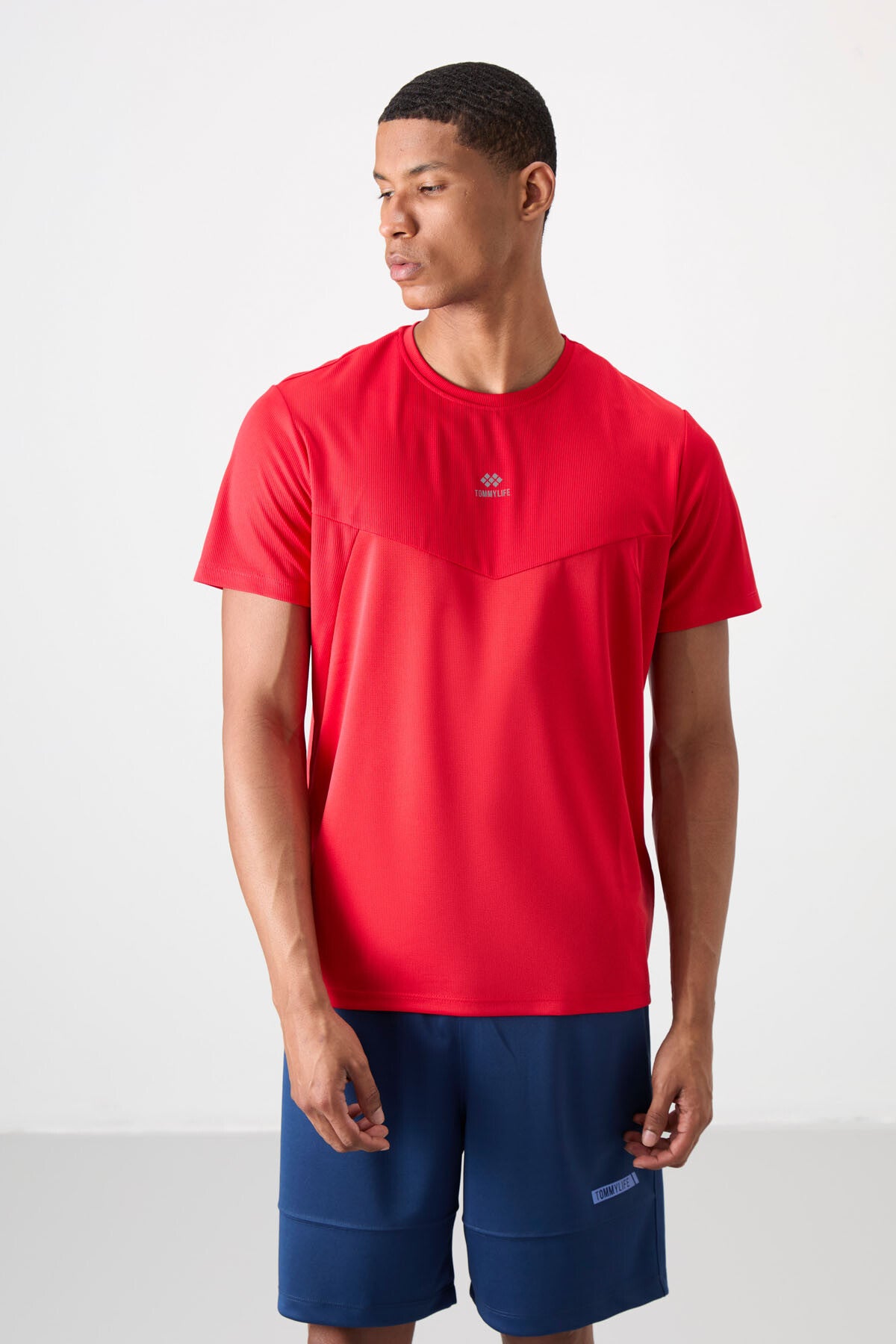 Kırmızı Nefes Alan Dokulu İnce Esnek Standart Fit Erkek Performans T-Shirt - 88391