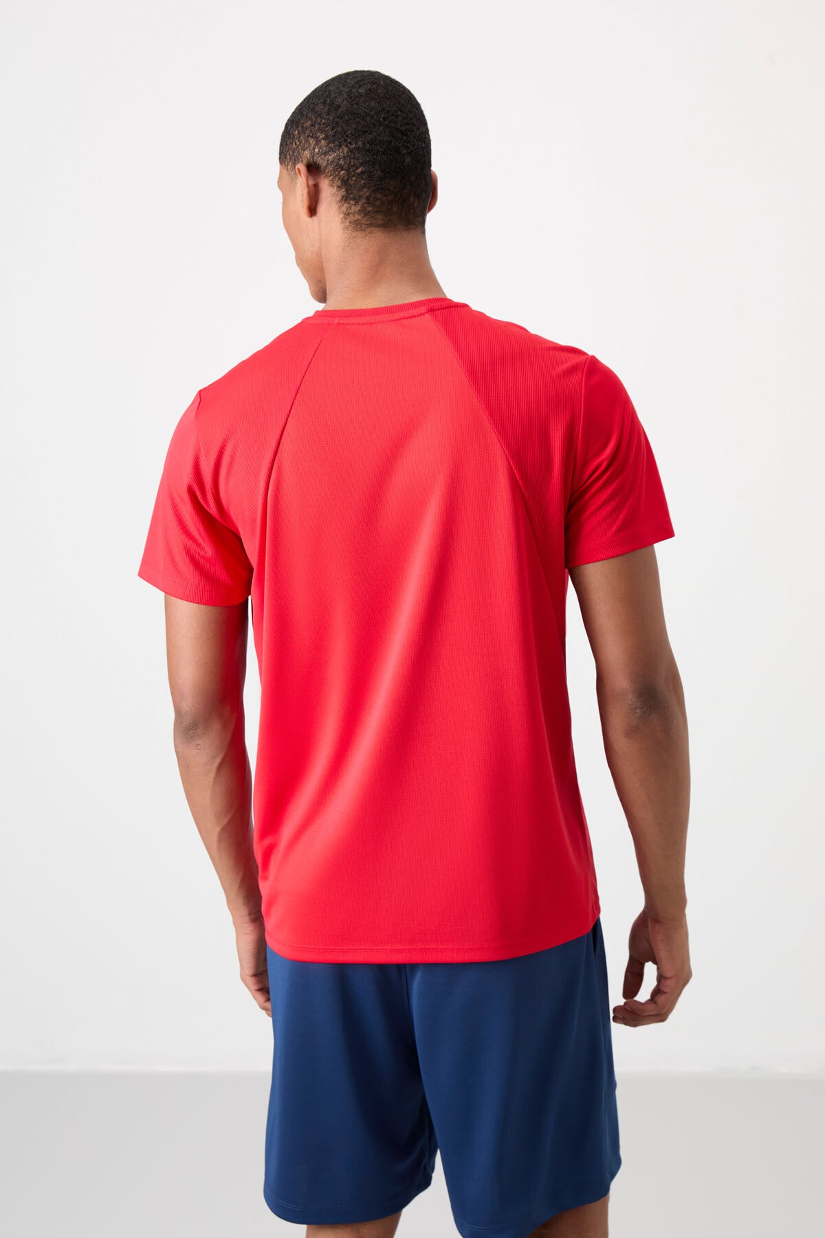 Kırmızı Nefes Alan Dokulu İnce Esnek Standart Fit Erkek Performans T-Shirt - 88391