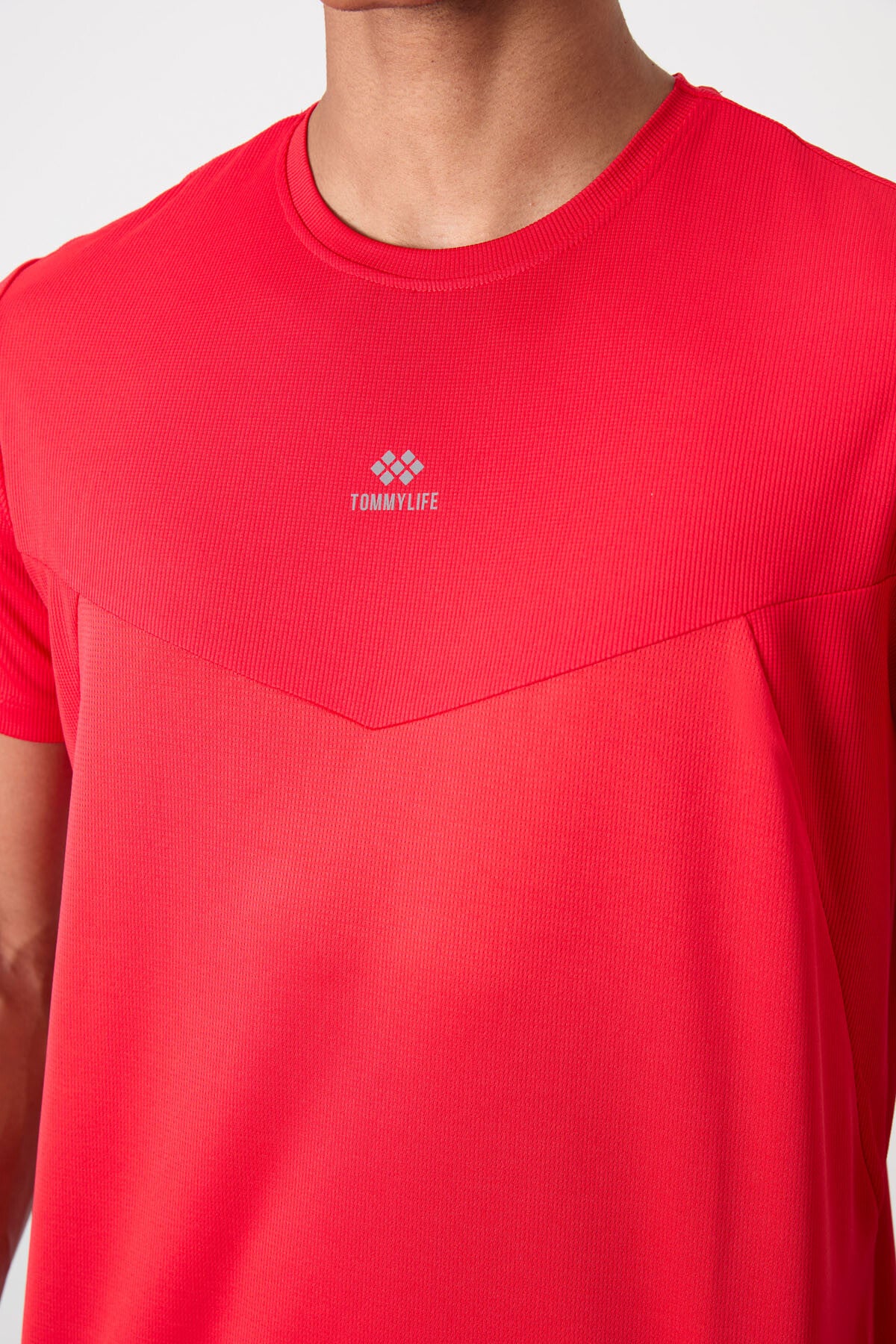 Kırmızı Nefes Alan Dokulu İnce Esnek Standart Fit Erkek Performans T-Shirt - 88391