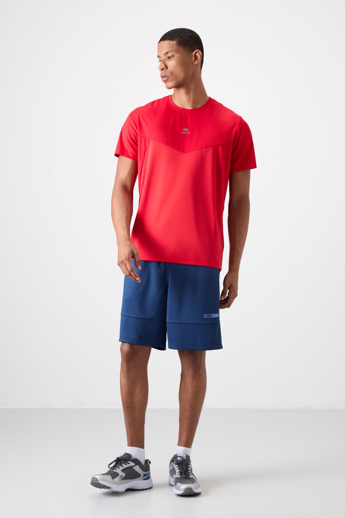 Kırmızı Nefes Alan Dokulu İnce Esnek Standart Fit Erkek Performans T-Shirt - 88391