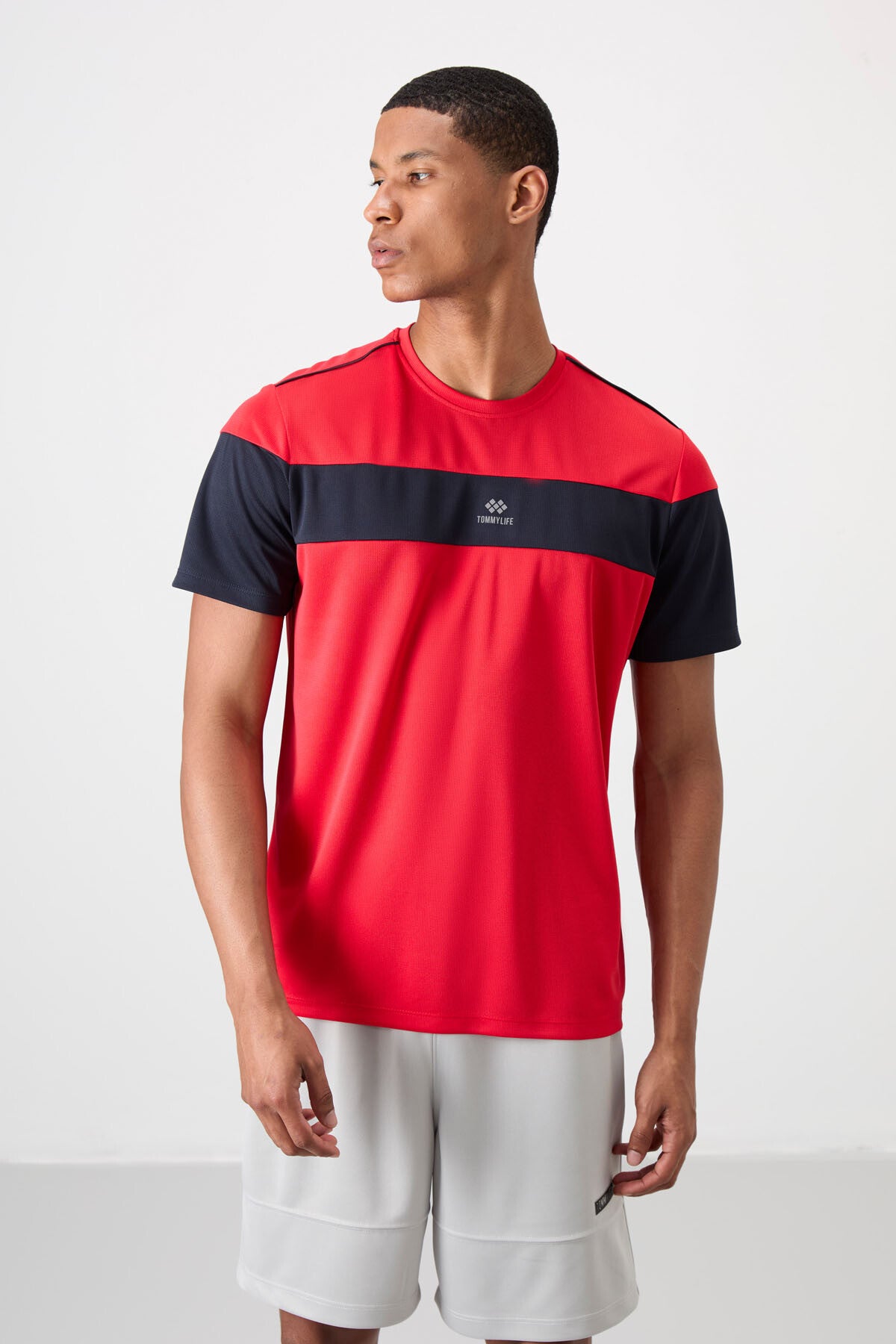 Kırmızı Nefes Alan Dokulu İnce Esnek Standart Fit Erkek Performans T-Shirt - 88396