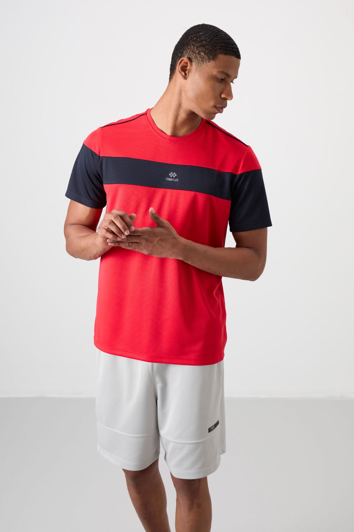 Kırmızı Nefes Alan Dokulu İnce Esnek Standart Fit Erkek Performans T-Shirt - 88396