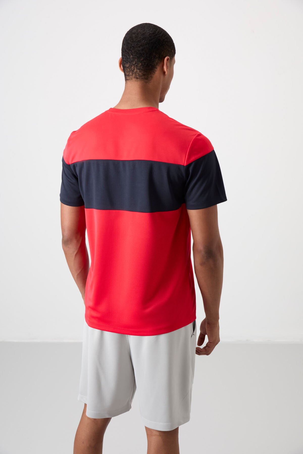 Kırmızı Nefes Alan Dokulu İnce Esnek Standart Fit Erkek Performans T-Shirt - 88396