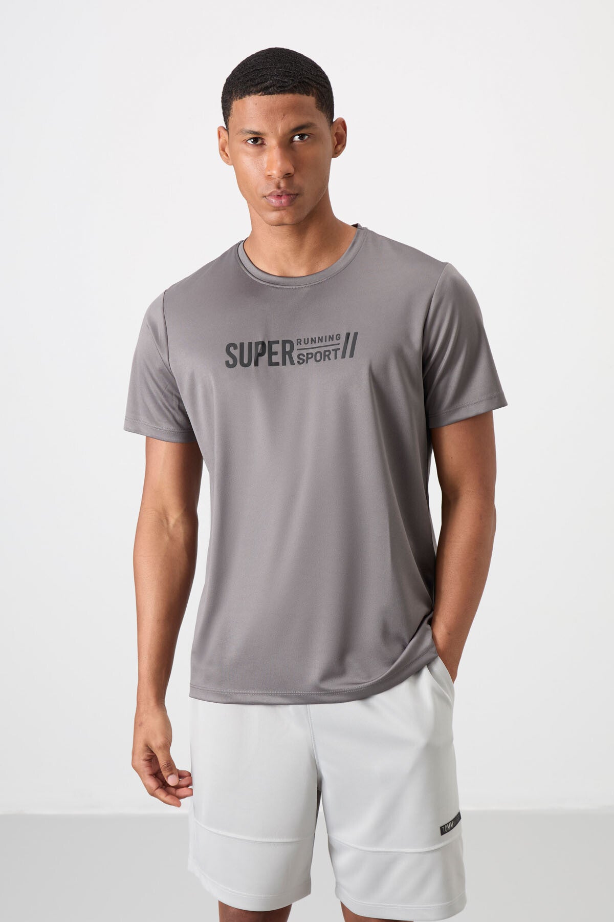 Koyu Gri Nefes Alan Dokulu İnce Esnek Standart Fit Erkek Performans T-Shirt - 88385