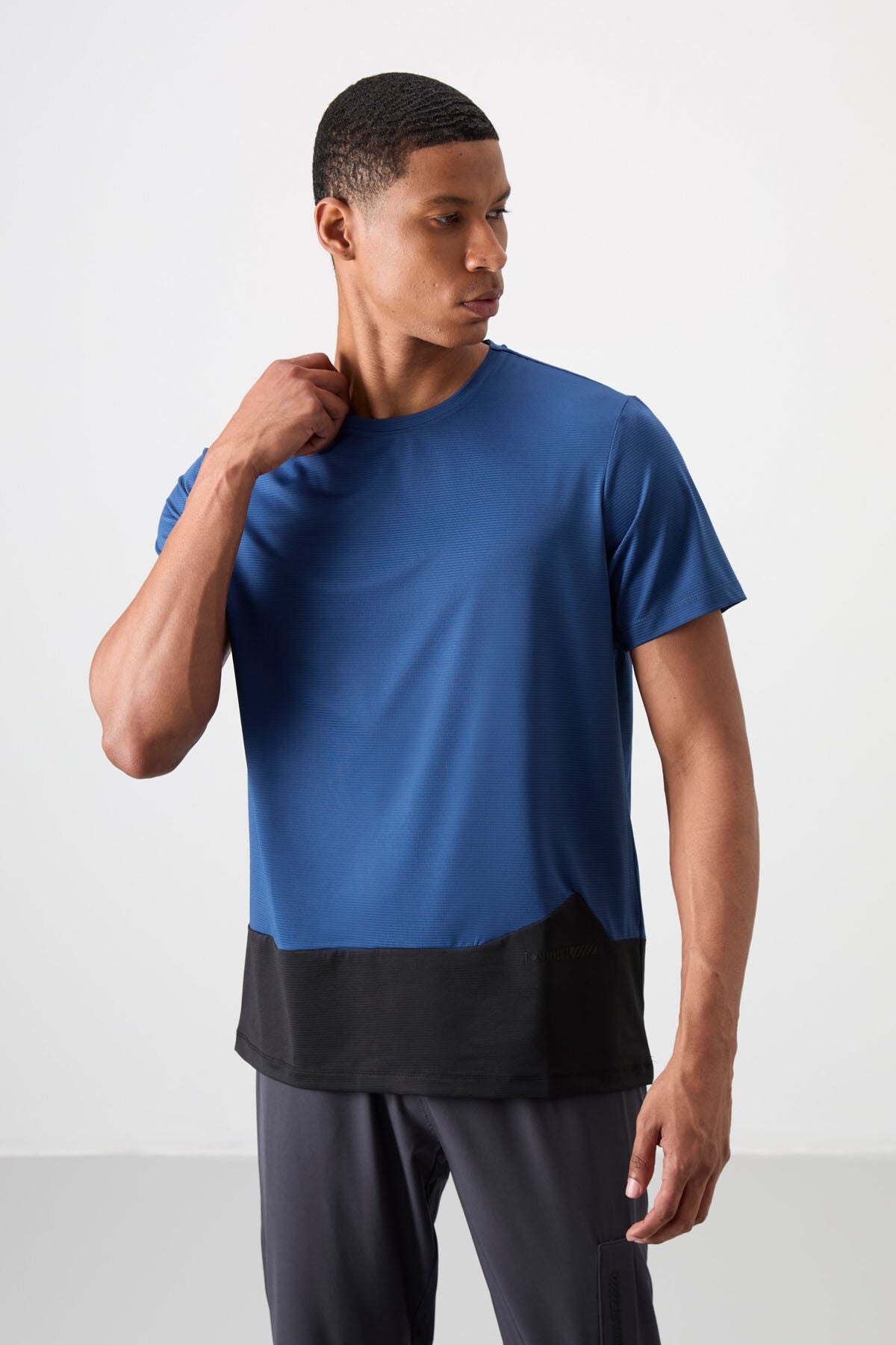 Parlament Nefes Alan Dokulu İnce Esnek Standart Fit Erkek Performans T-Shirt - 88383