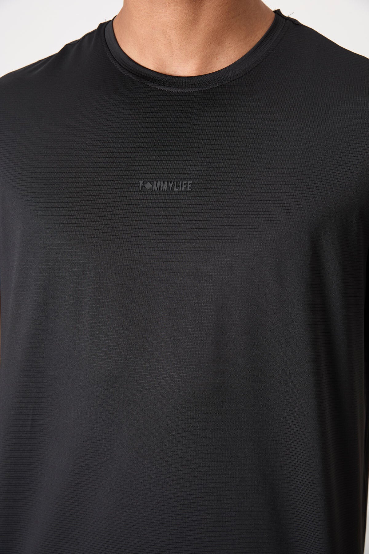 Siyah Nefes Alan Dokulu İnce Esnek Standart Fit Erkek Performans T-Shirt - 88384