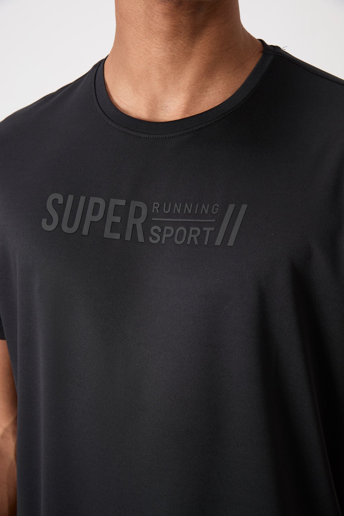 Siyah Nefes Alan Dokulu İnce Esnek Standart Fit Erkek Performans T-Shirt - 88385