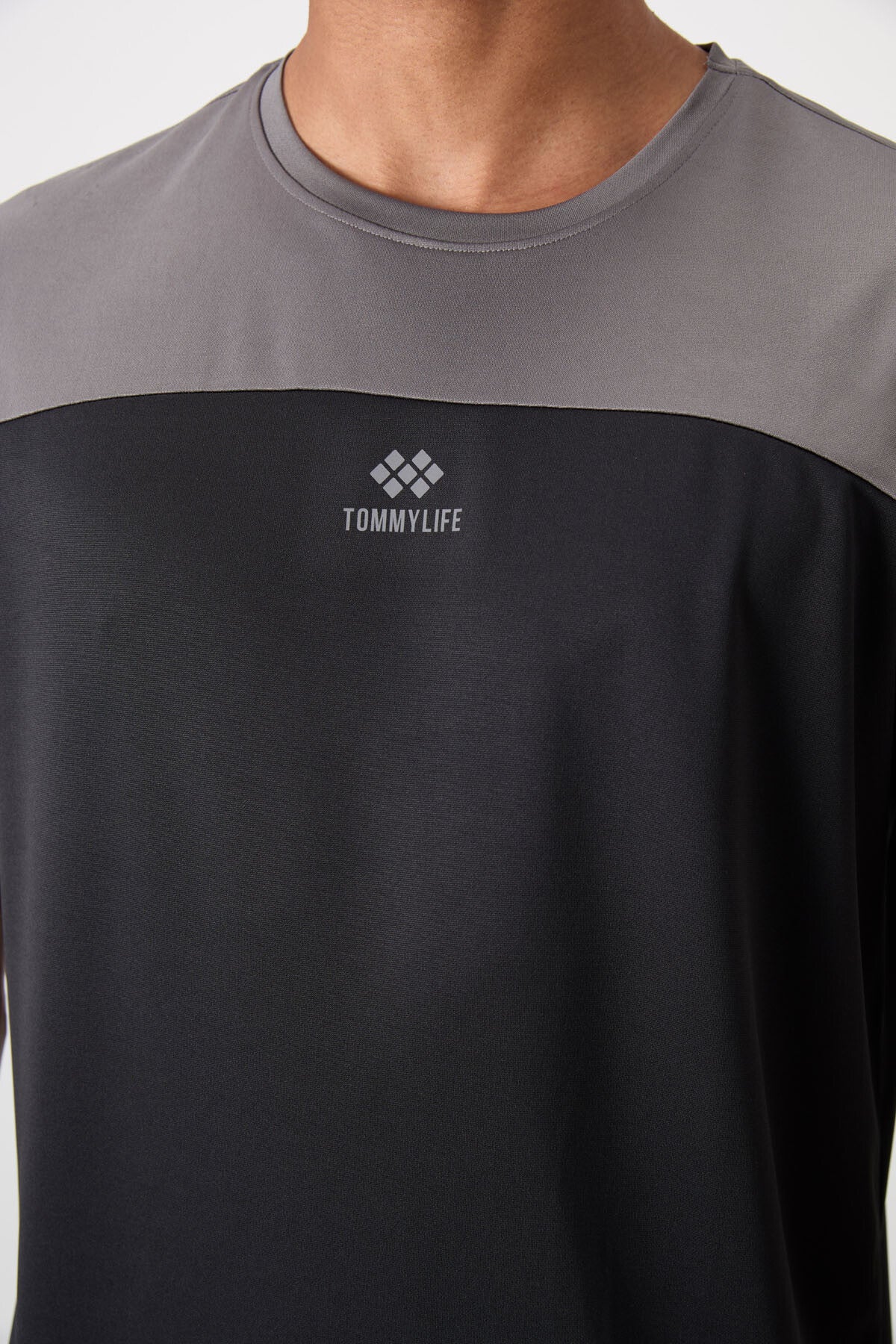 Siyah Nefes Alan Dokulu İnce Esnek Standart Fit Erkek Performans T-Shirt - 88386