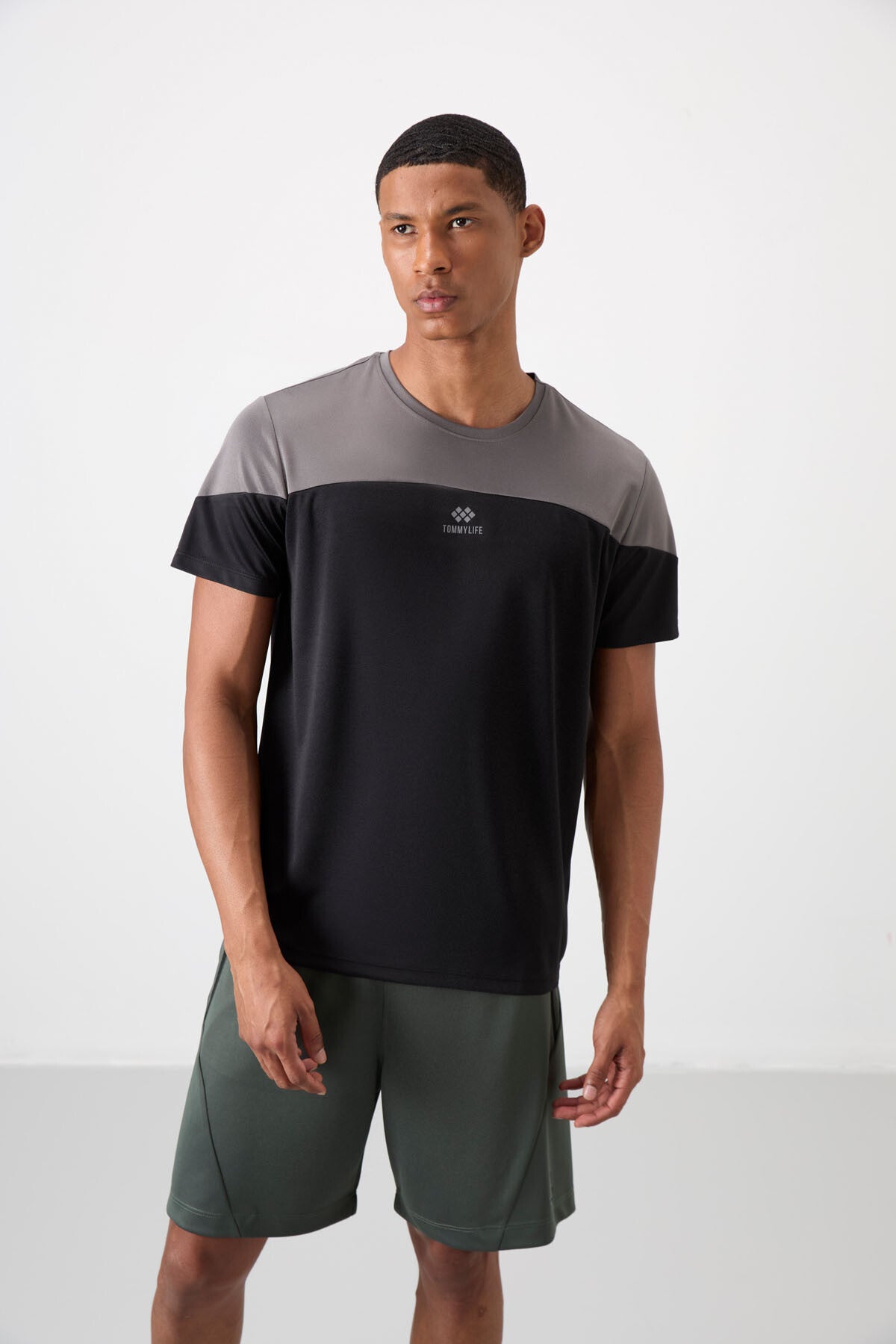 Siyah Nefes Alan Dokulu İnce Esnek Standart Fit Erkek Performans T-Shirt - 88386