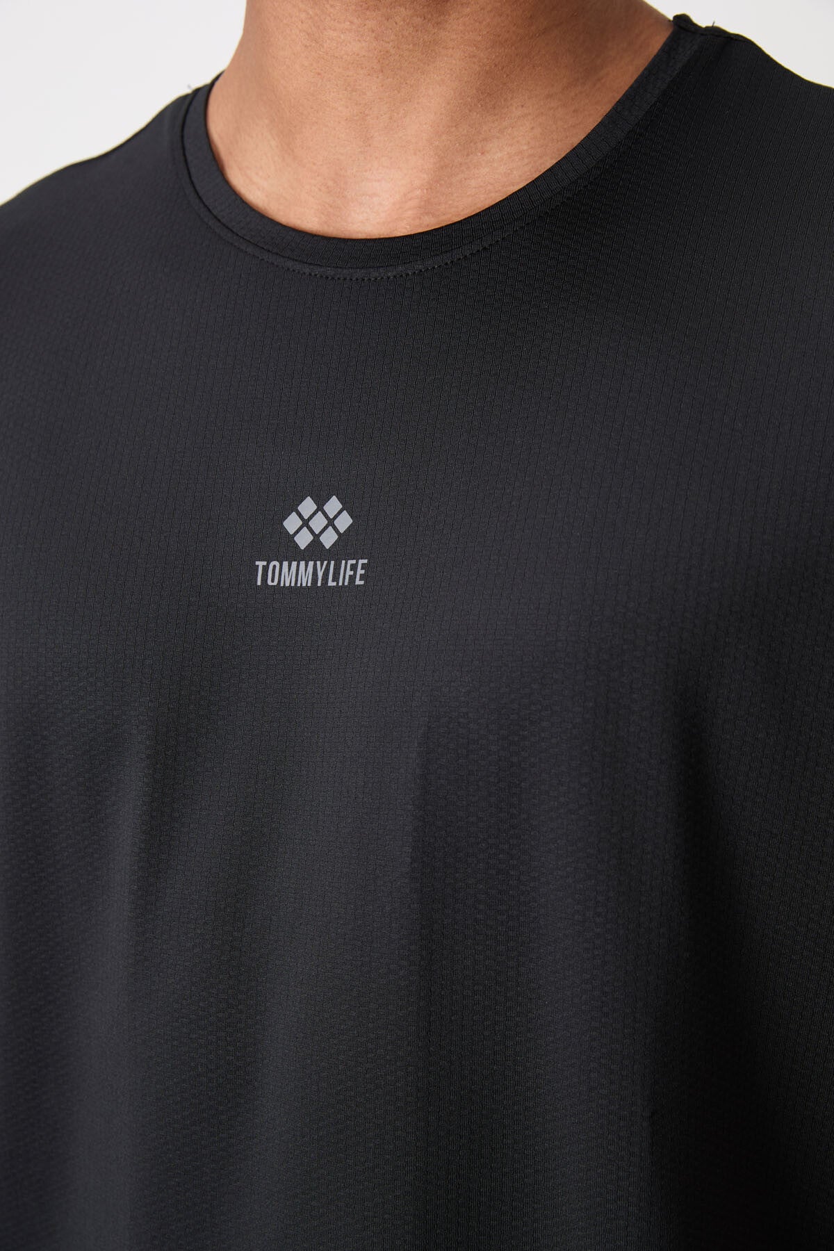 Siyah Nefes Alan Dokulu İnce Esnek Standart Fit Erkek Performans T-Shirt - 88387