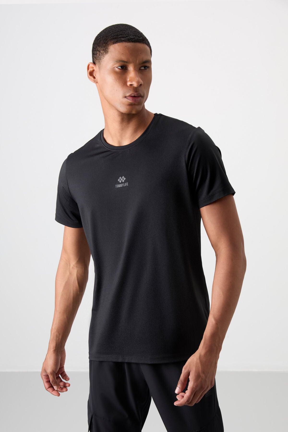 Siyah Nefes Alan Dokulu İnce Esnek Standart Fit Erkek Performans T-Shirt - 88387