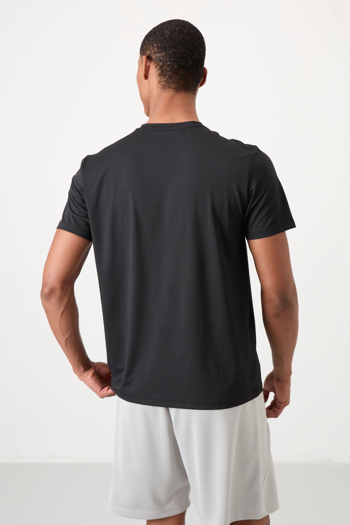 Siyah Nefes Alan Dokulu İnce Esnek Standart Fit Erkek Performans T-Shirt - 88388