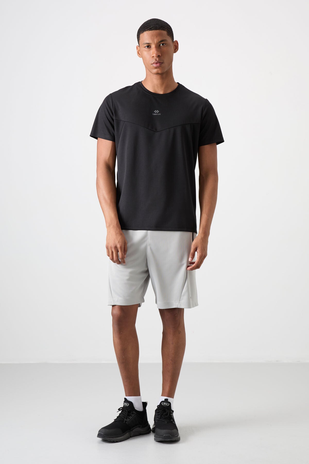 Siyah Nefes Alan Dokulu İnce Esnek Standart Fit Erkek Performans T-Shirt - 88391