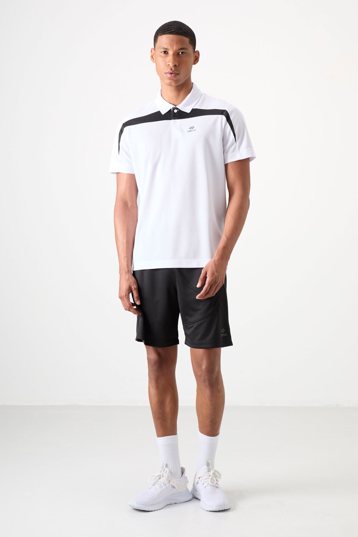 Beyaz Nefes Alan Dokulu İnce Esnek Standart Fit Polo Yaka Erkek Performans T-Shirt - 88392