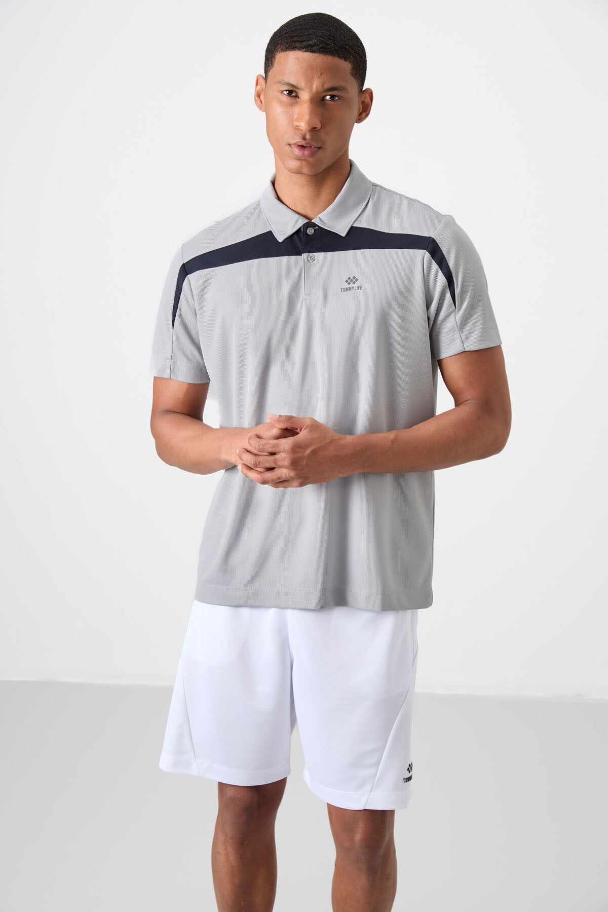 Gri Nefes Alan Dokulu İnce Esnek Standart Fit Polo Yaka Erkek Performans T-Shirt - 88392