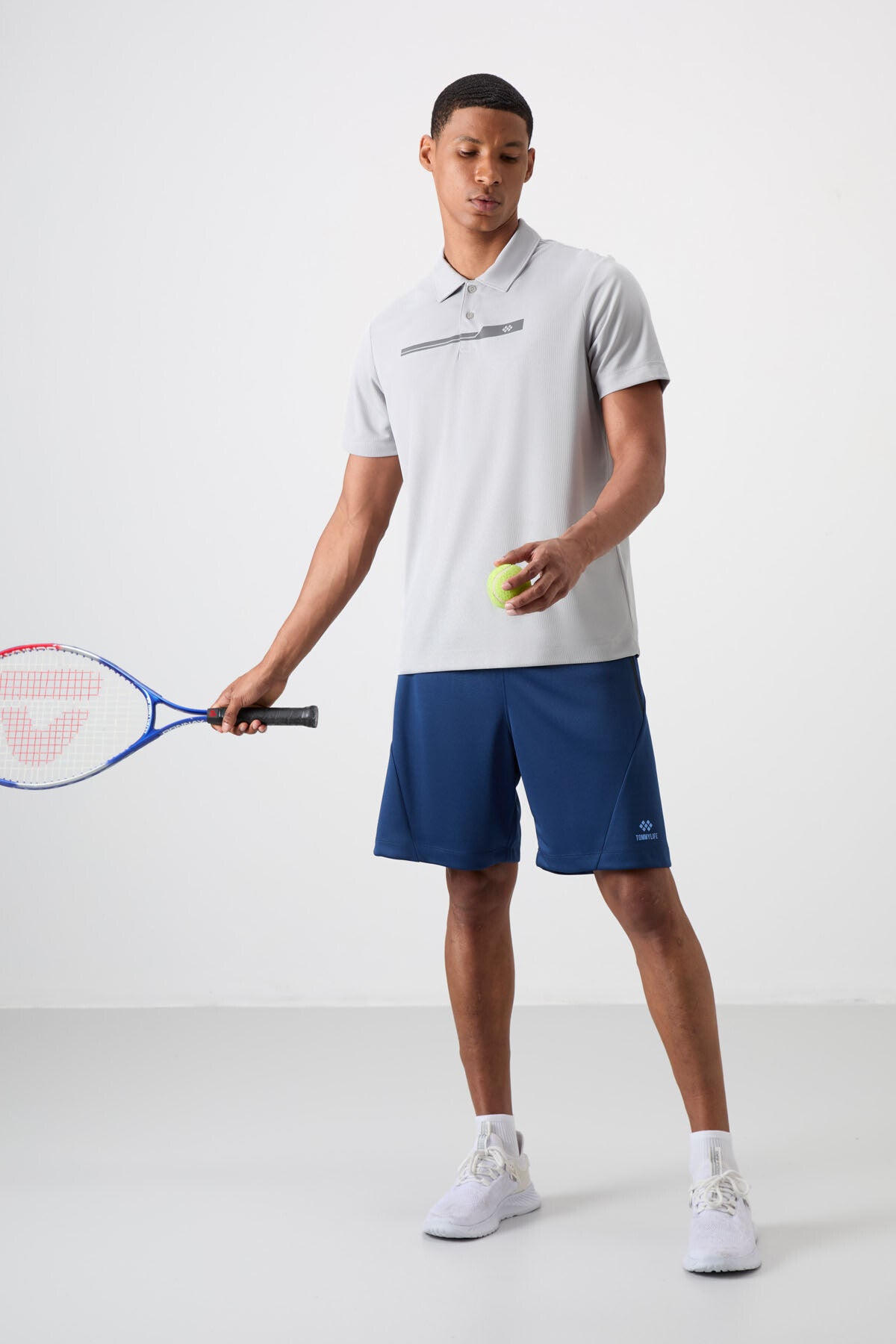 Gri Nefes Alan Dokulu İnce Esnek Standart Fit Polo Yaka Erkek Performans T-Shirt - 88393